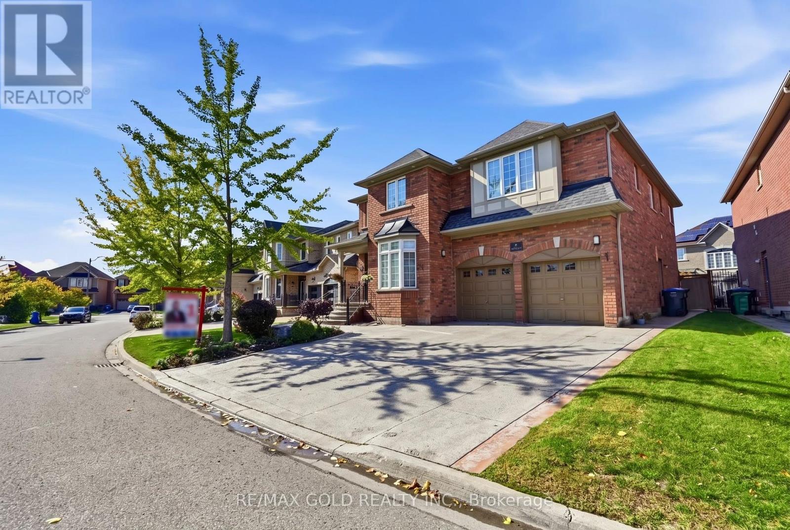 7 DAROU CRESCENT, Brampton, Ontario