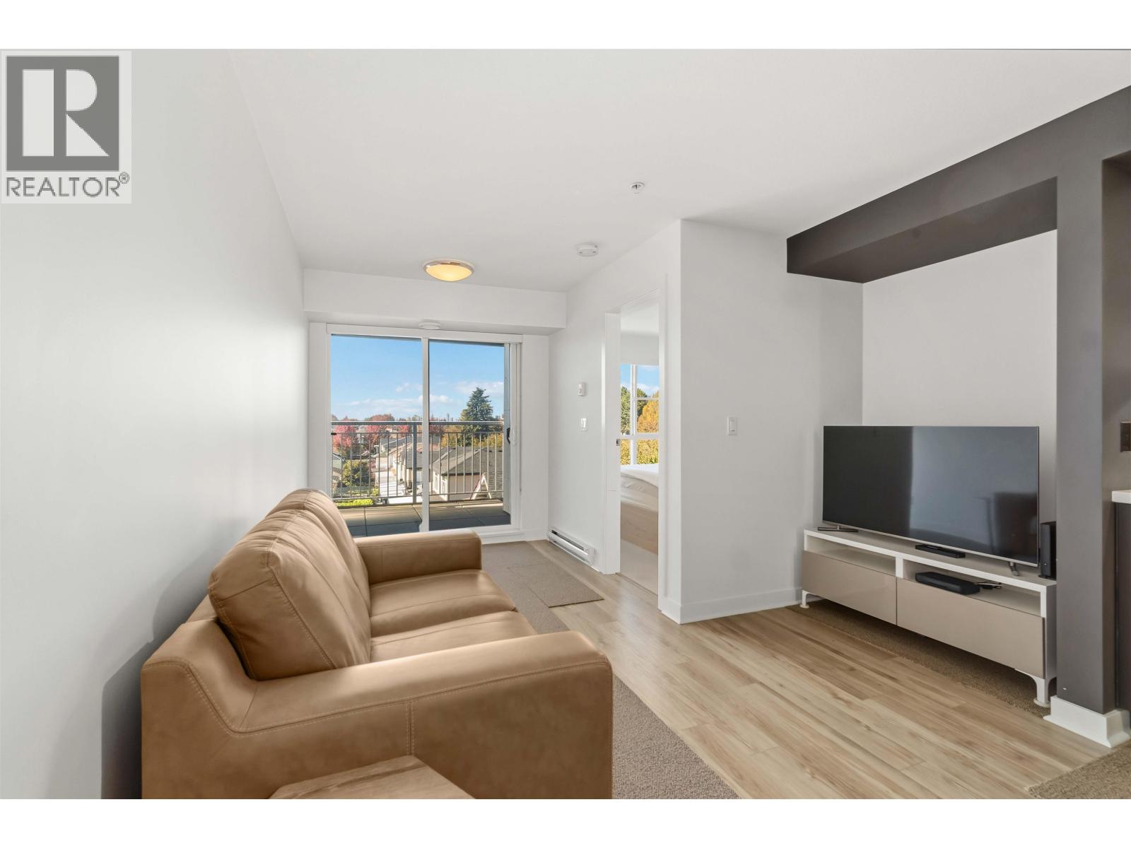 305 2888 E 2nd Avenue, Vancouver, British Columbia  V5M 0B9 - Photo 1 - R3175045