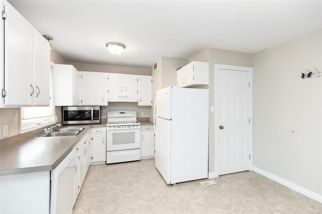 478 Rosewood Drive, Steinbach, Manitoba  R5G 0H4 - Photo 2 - 202625166