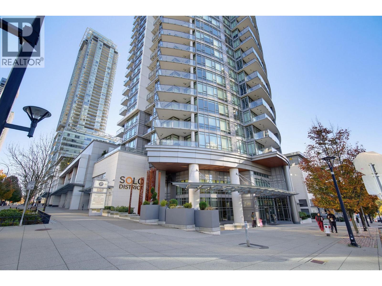 604 2008 Rosser Avenue, Burnaby, British Columbia  V5C 0H8 - Photo 2 - R3174903