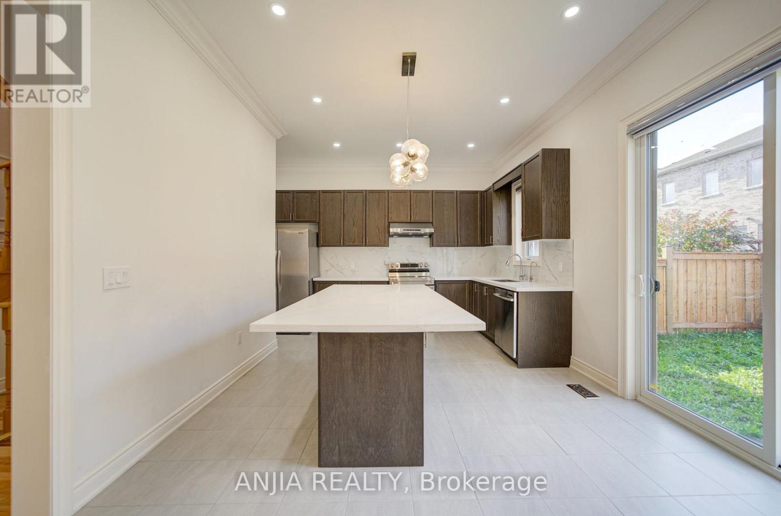 57 Betty May Crescent, East Gwillimbury, Ontario  L9N 1S2 - Photo 16 - N14029910