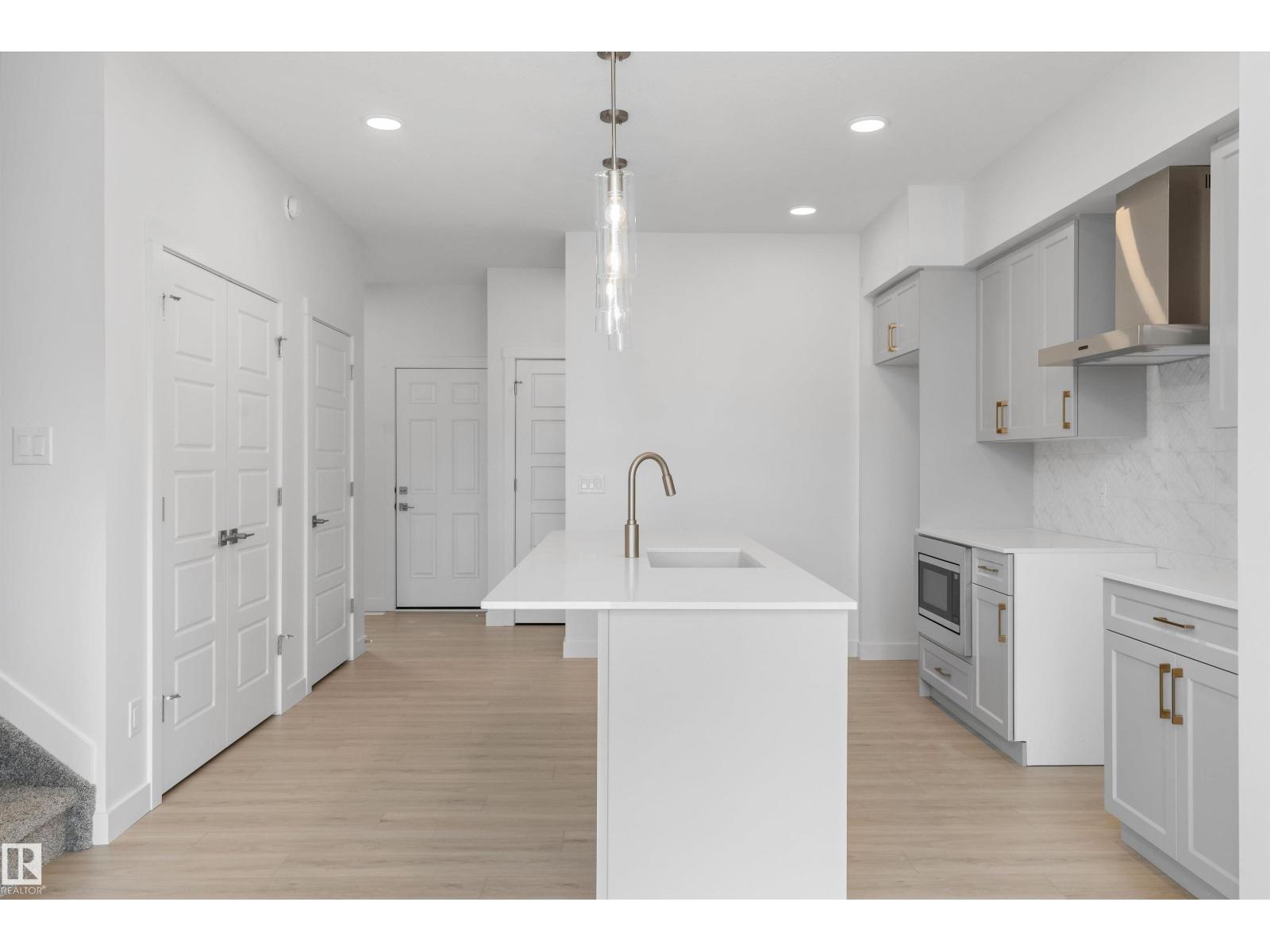 19005 24 Av Nw, Edmonton, Alberta  T6M 3L3 - Photo 6 - E4493088