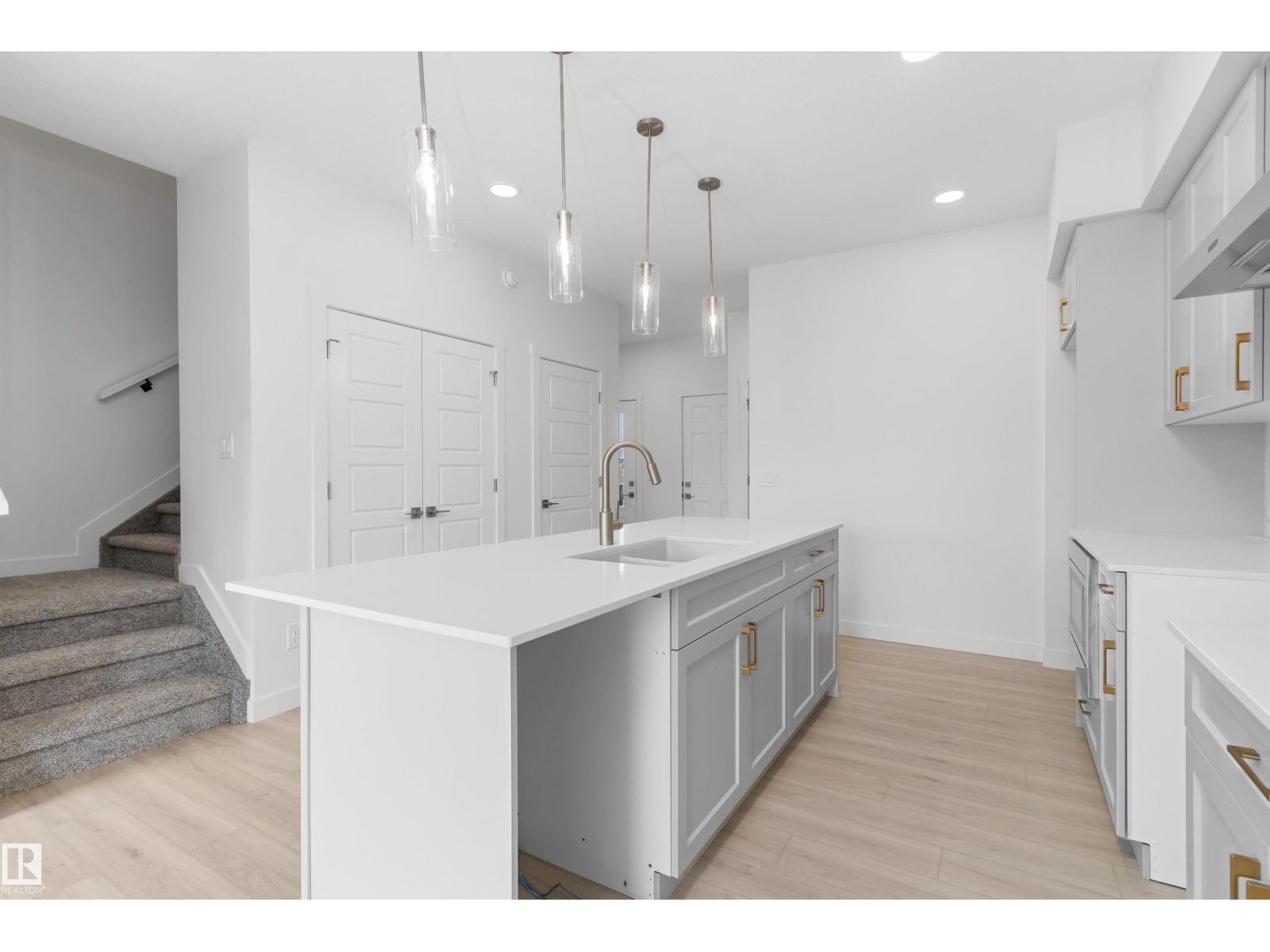 19005 24 Av Nw, Edmonton, Alberta  T6M 3L3 - Photo 7 - E4493088