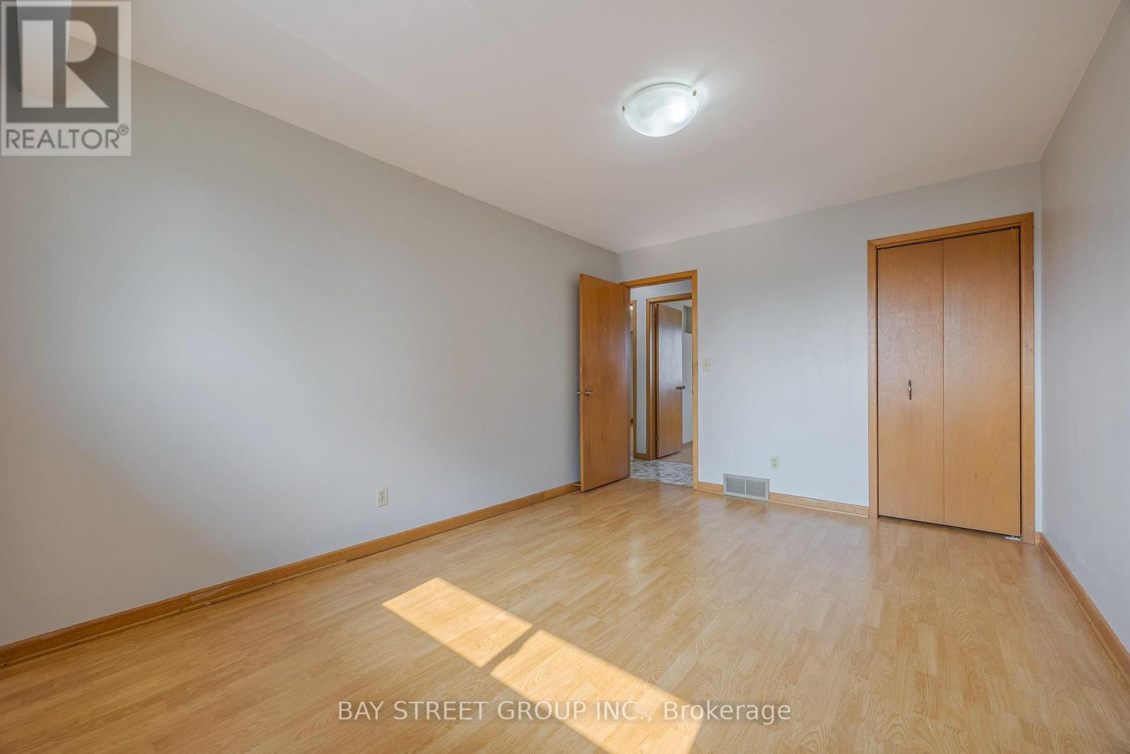 Upper - 29 West Street N, Thorold, Ontario  L2V 2S1 - Photo 13 - X14029944