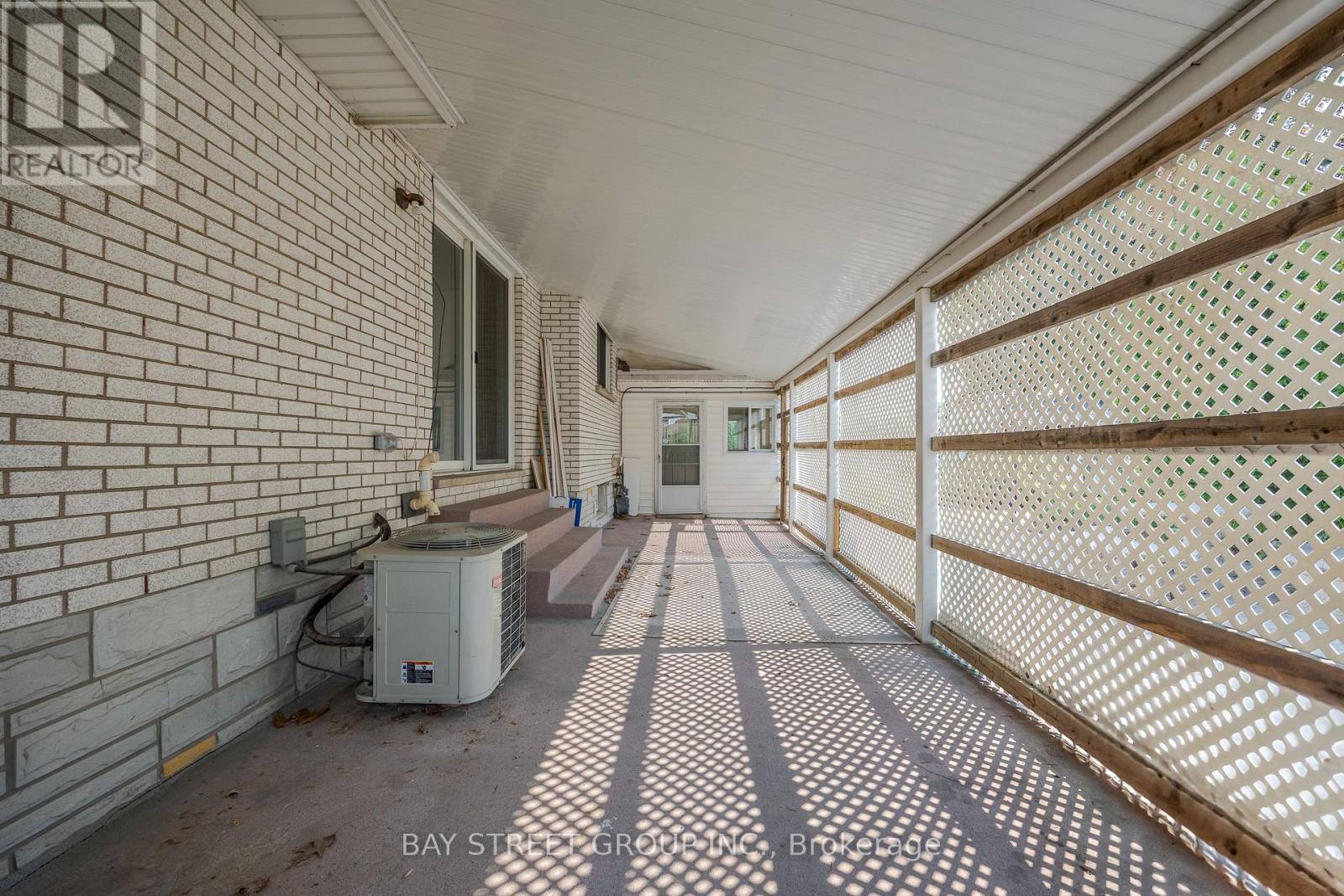 Upper - 29 West Street N, Thorold, Ontario  L2V 2S1 - Photo 18 - X14029944