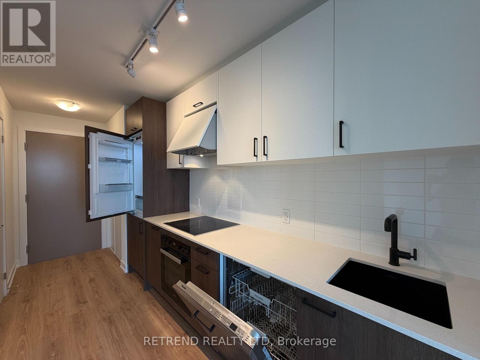 2906 - 5 QUARRINGTON LANE, Toronto, Ontario