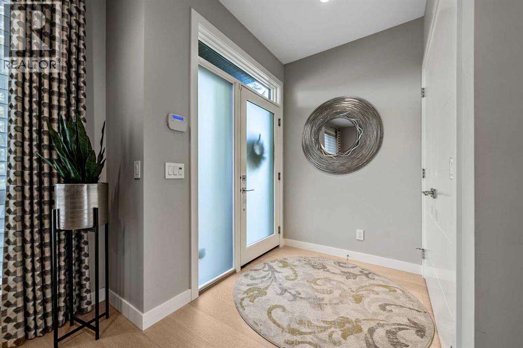 1927 44 Avenue SW, Calgary, Alberta  T2T 2N7 - Photo 2 - A2350797