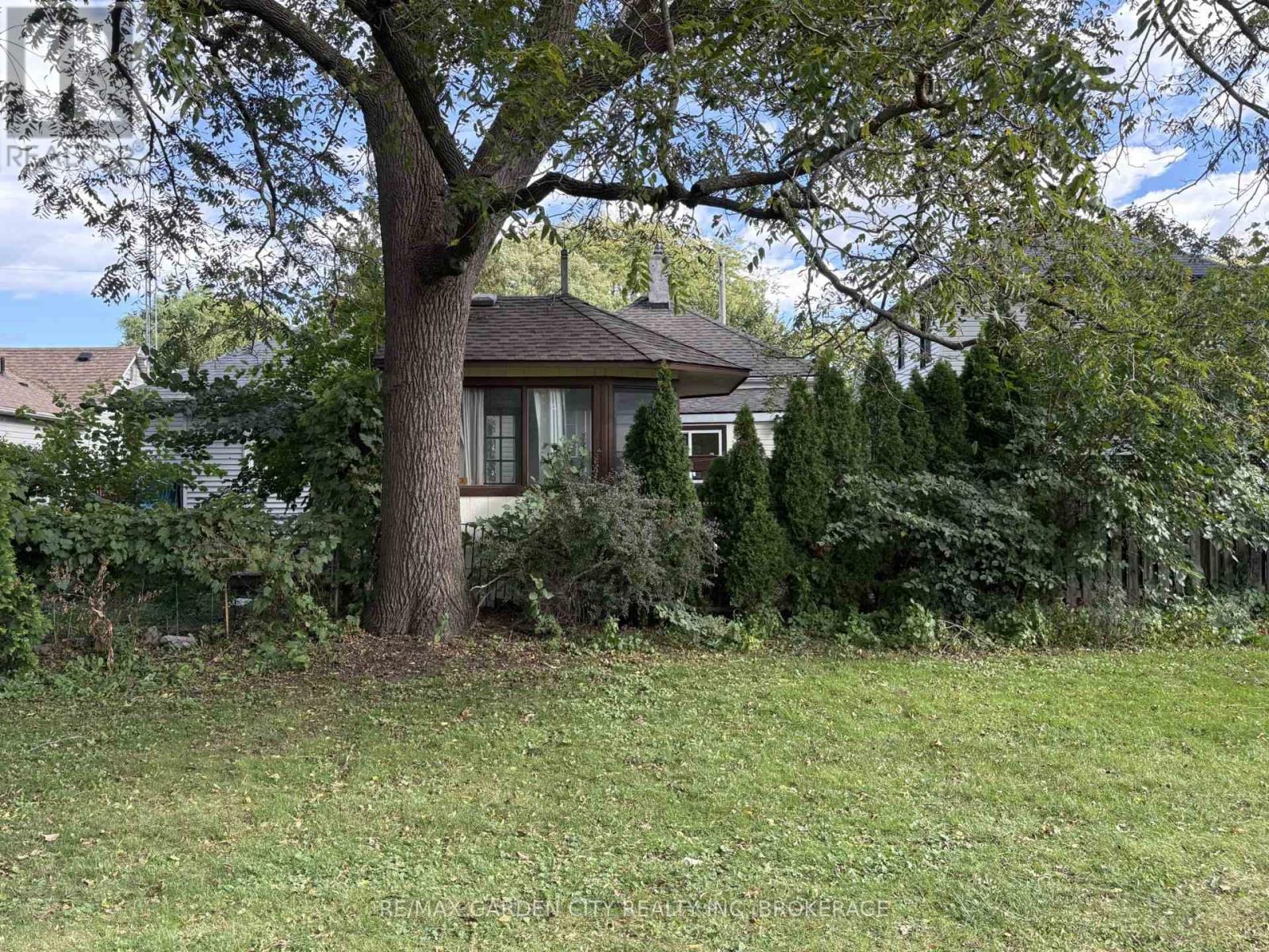 15 Rodman Street, St. Catharines, Ontario  L2R 5C9 - Photo 10 - X14029980