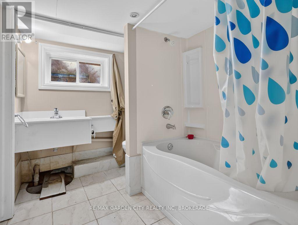 15 Rodman Street, St. Catharines, Ontario  L2R 5C9 - Photo 44 - X14029980