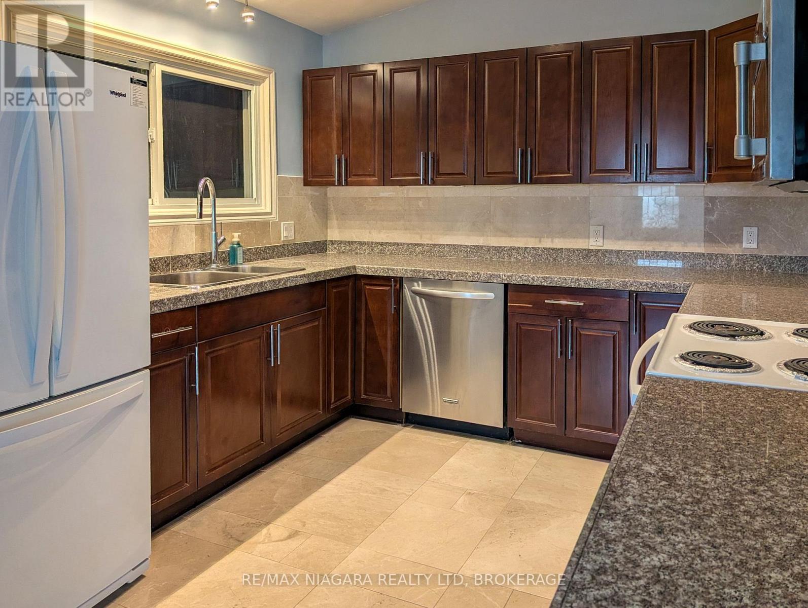 6122 Mayfair Drive, Niagara Falls, Ontario  L2J 1W1 - Photo 9 - X14030006