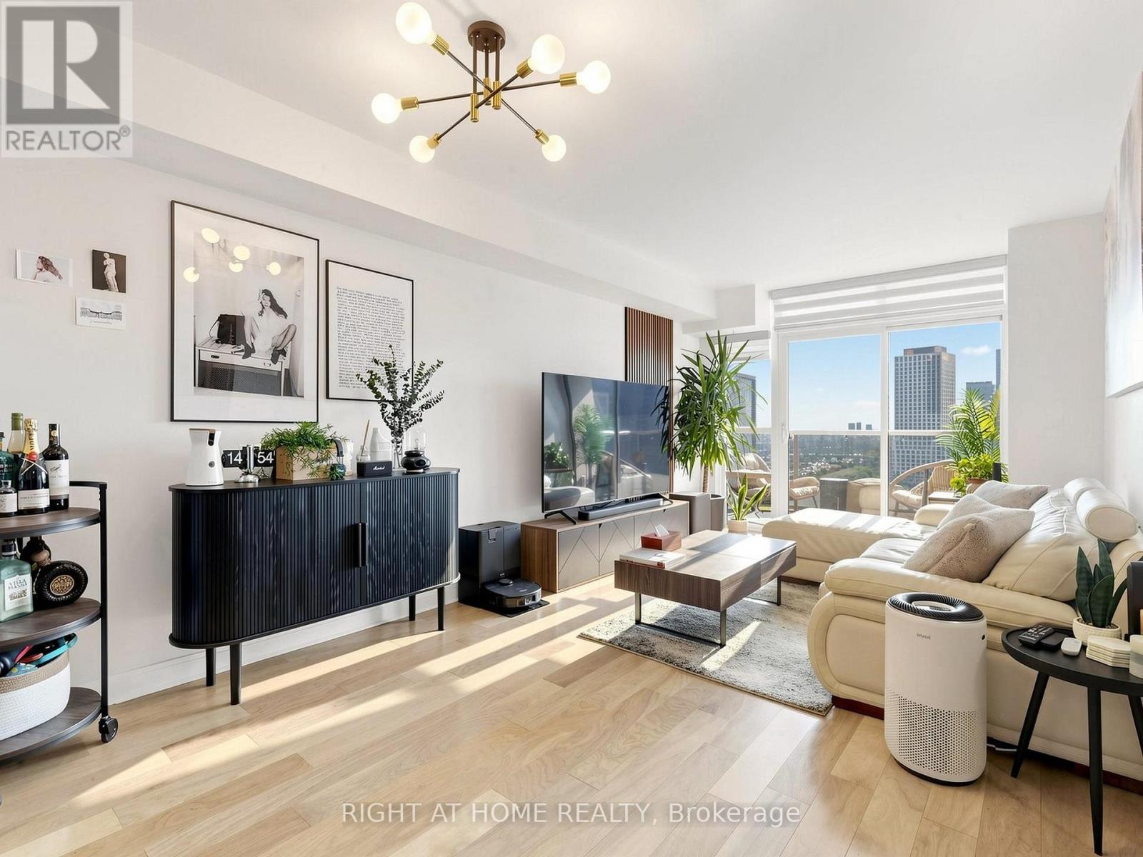1609 - 1 MICHAEL POWER PLACE, Toronto, Ontario