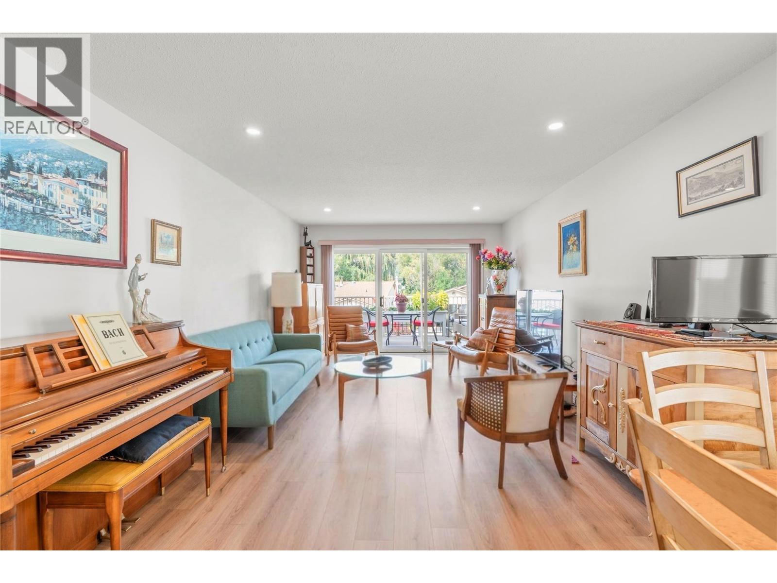 3850 Argyle Avenue Unit# 17
