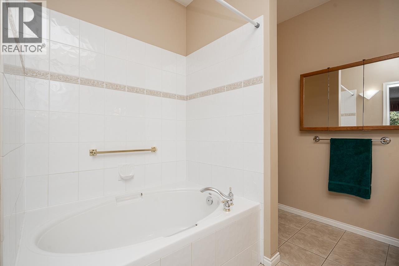 411 3098 Guildford Way, Coquitlam, British Columbia  V3B 7W8 - Photo 15 - R3175012