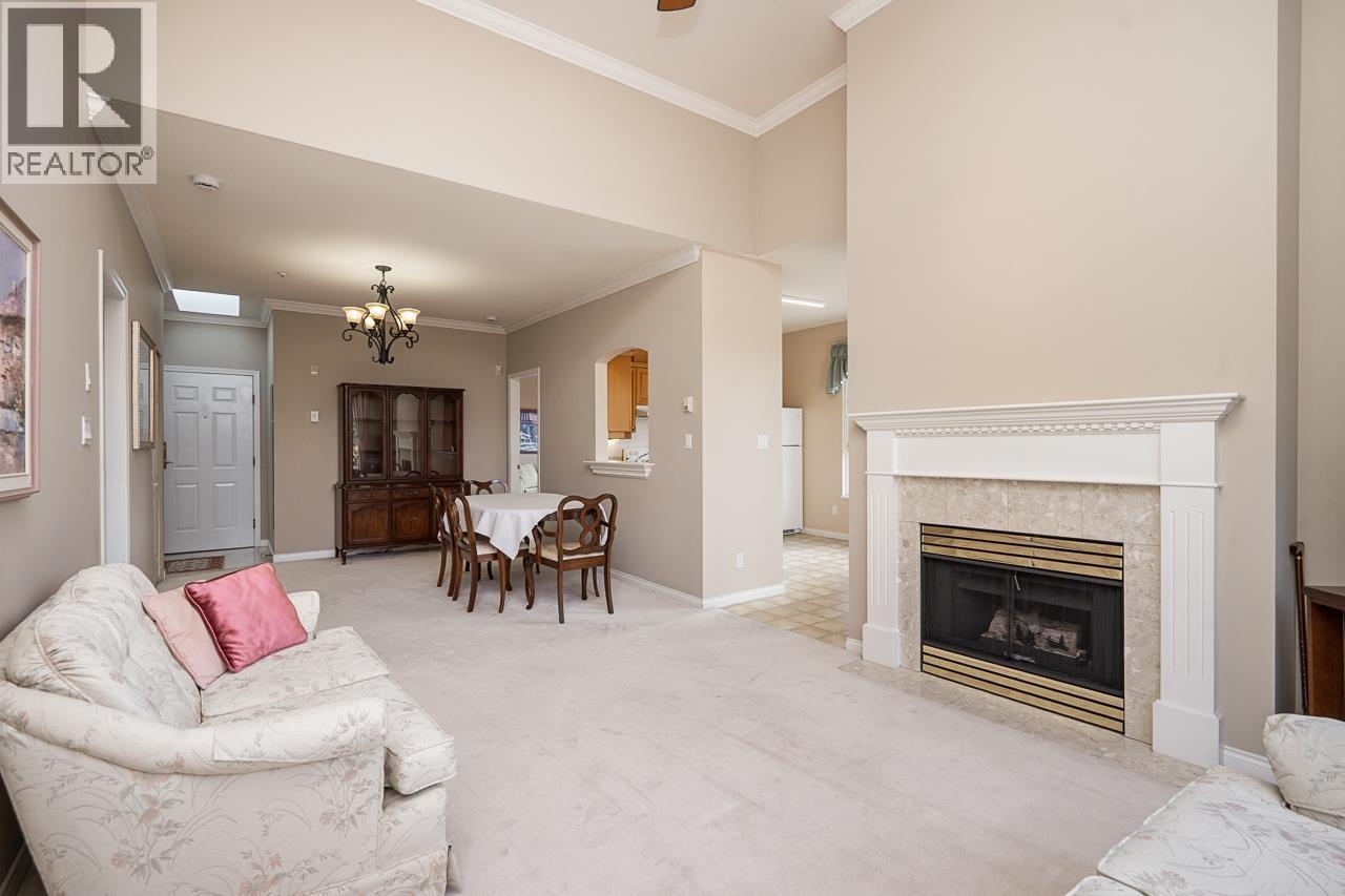 411 3098 Guildford Way, Coquitlam, British Columbia  V3B 7W8 - Photo 4 - R3175012