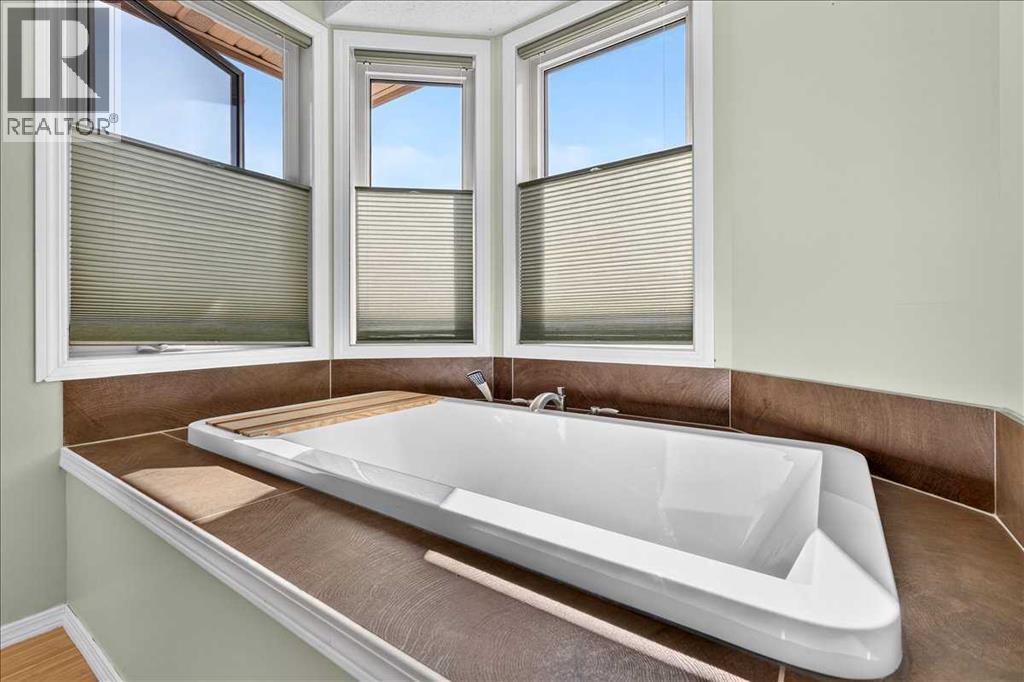 14 Hawkdale Gate NW, Calgary, Alberta  T3G 2W6 - Photo 28 - A2342815
