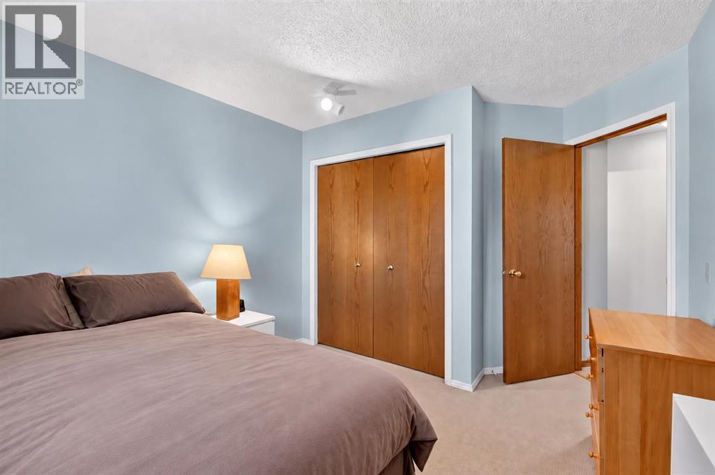 14 Hawkdale Gate NW, Calgary, Alberta  T3G 2W6 - Photo 33 - A2342815