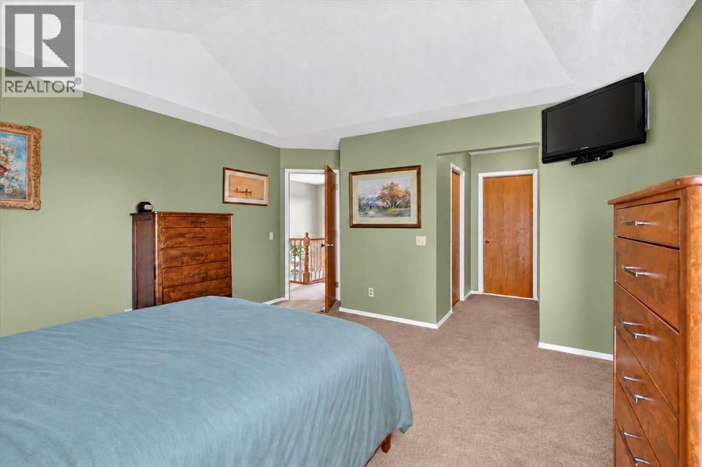 14 Hawkdale Gate NW, Calgary, Alberta  T3G 2W6 - Photo 23 - A2342815