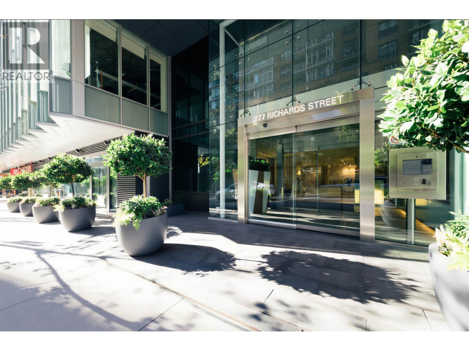 1902 777 Richards Street, Vancouver, British Columbia  V6B 0M6 - Photo 2 - R3174883