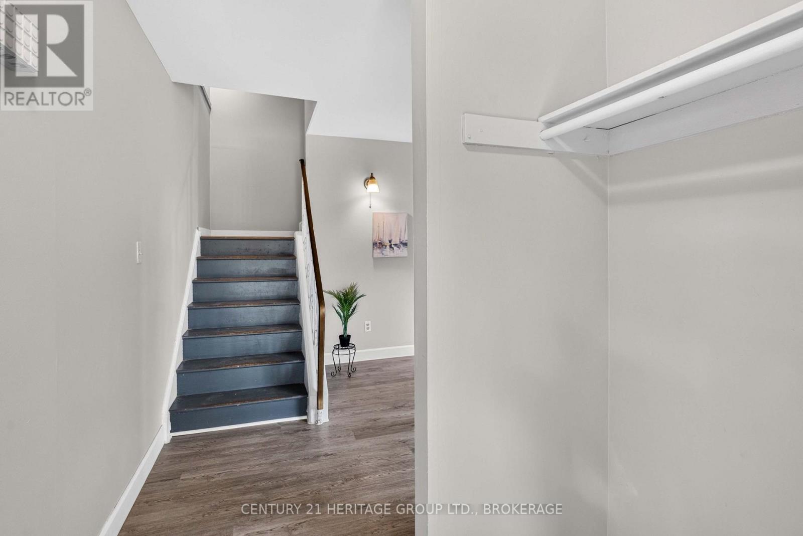 54 Woodstone Crescent, Kingston, Ontario  K7M 6K9 - Photo 5 - X14030086