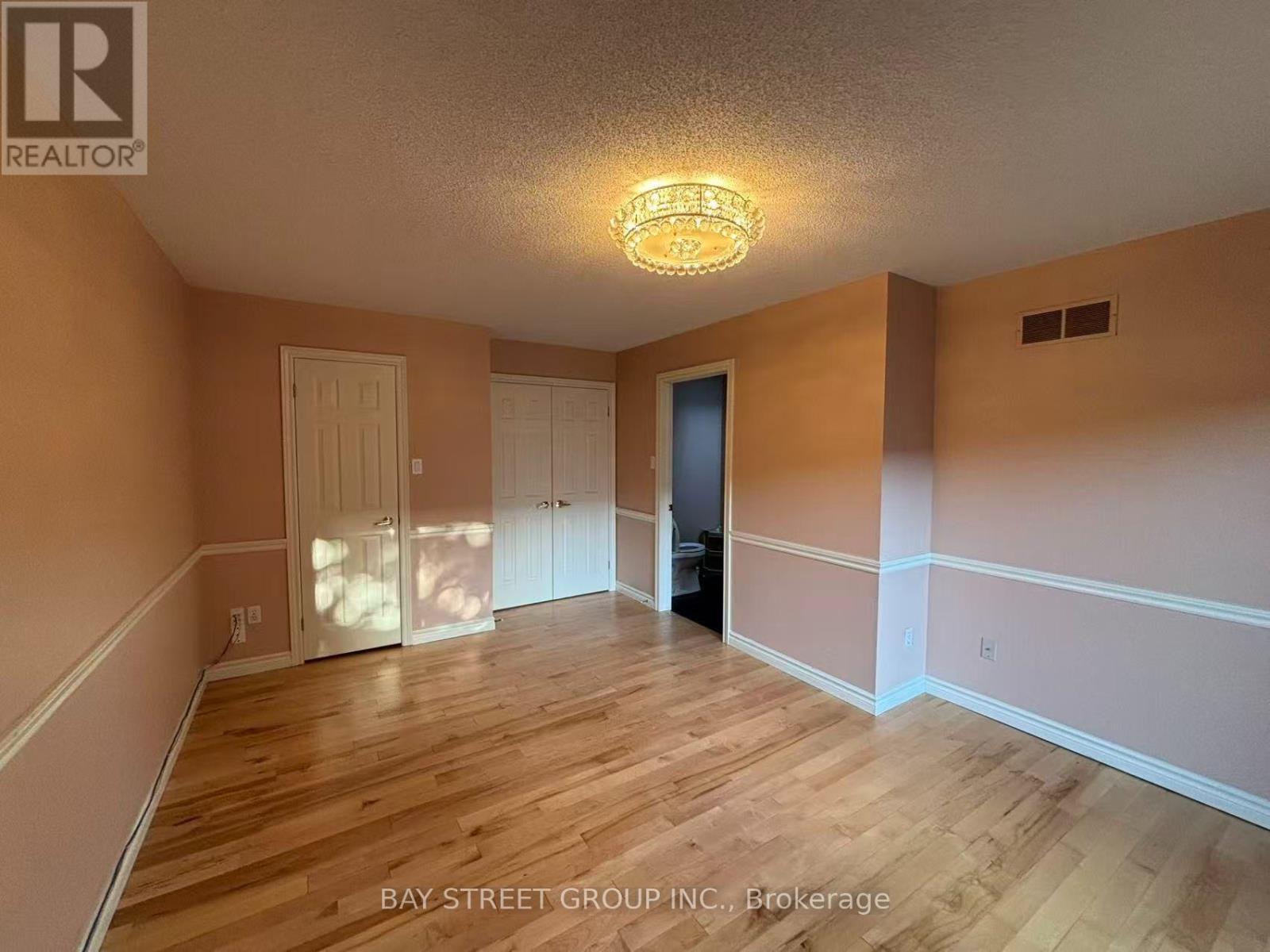18 - 20 Meadowlands Boulevard, Hamilton, Ontario  L9K 1J5 - Photo 4 - X13885806