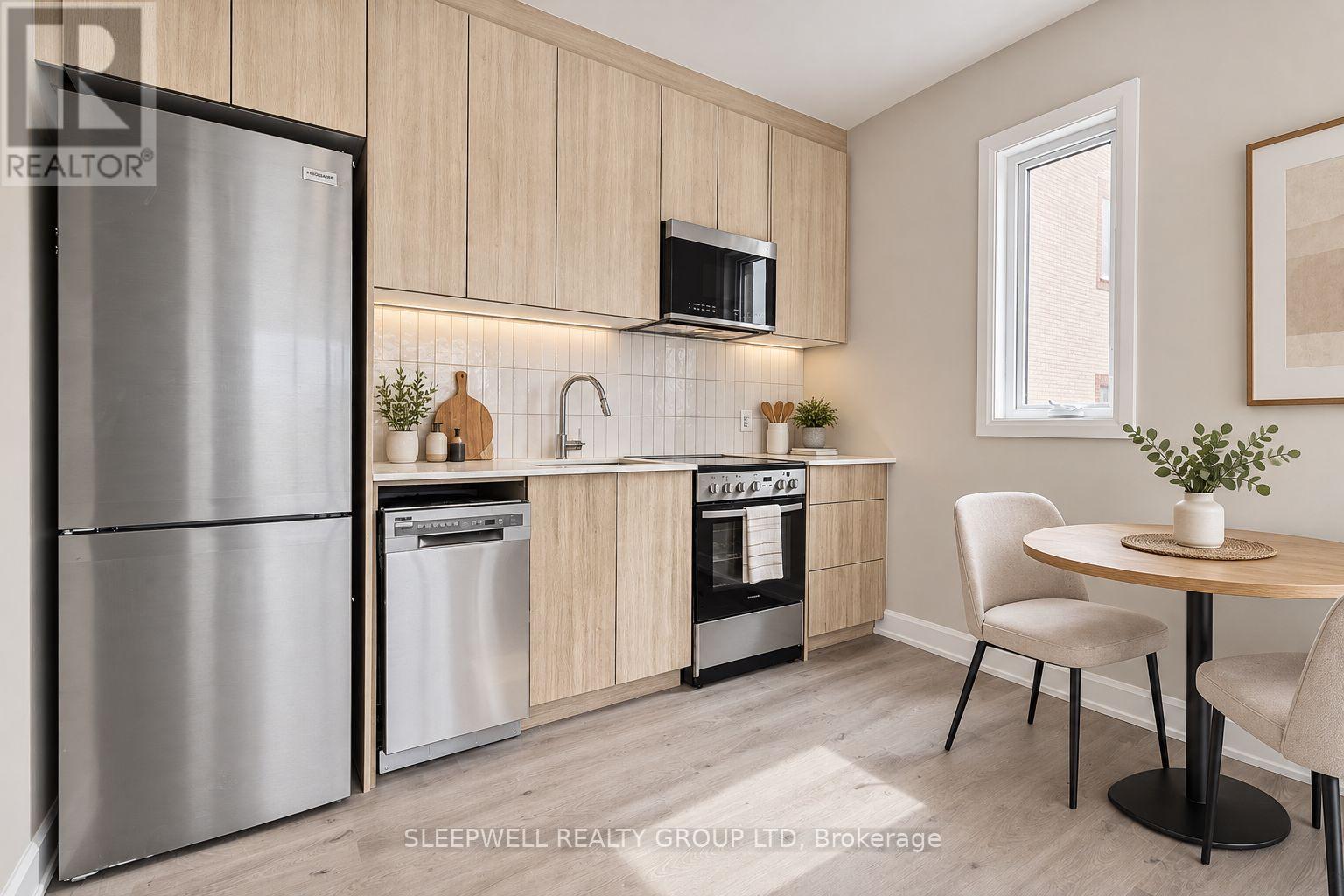 304 - 370 Cambridge Street N, Ottawa, Ontario  K1R 7B7 - Photo 2 - X13624254