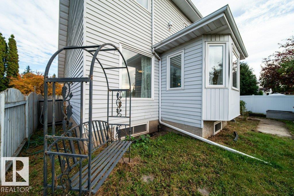 3815 36 AV NW