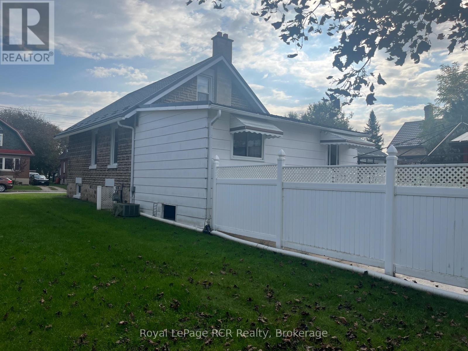 582 12th Ave Avenue N, Hanover, Ontario  N4N 2V6 - Photo 11 - X14030118