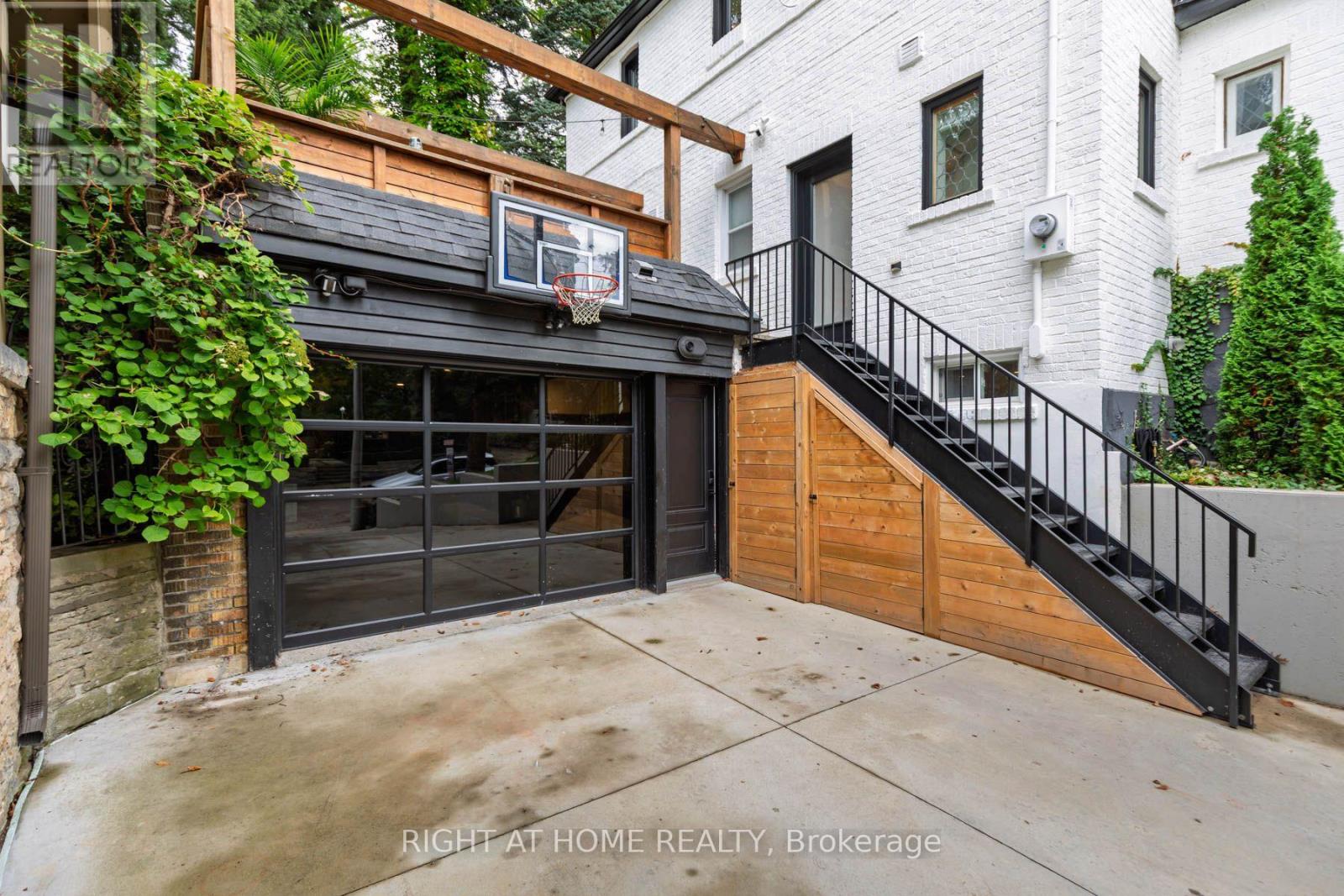 16 Pine Crescent, Toronto, Ontario  M4E 1L2 - Photo 31 - E14030052