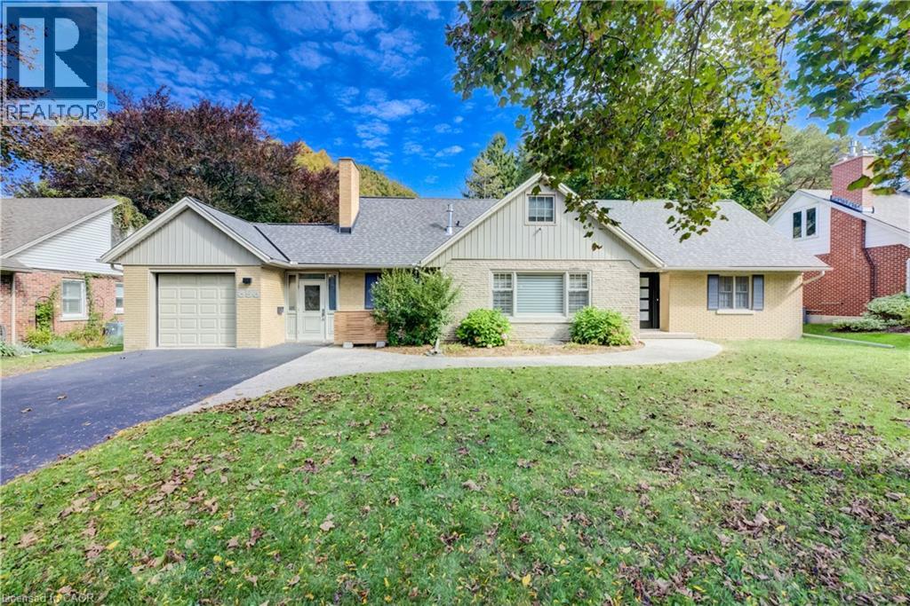 656 WESTMOUNT Road W, Kitchener, Ontario