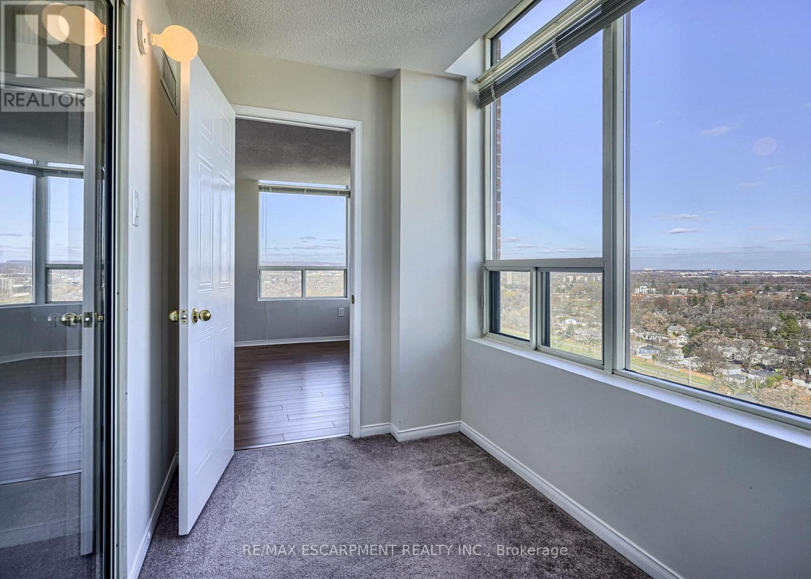 2009 - 1270 Maple Crossing Boulevard, Burlington, Ontario  L7S 2J3 - Photo 10 - W14030056