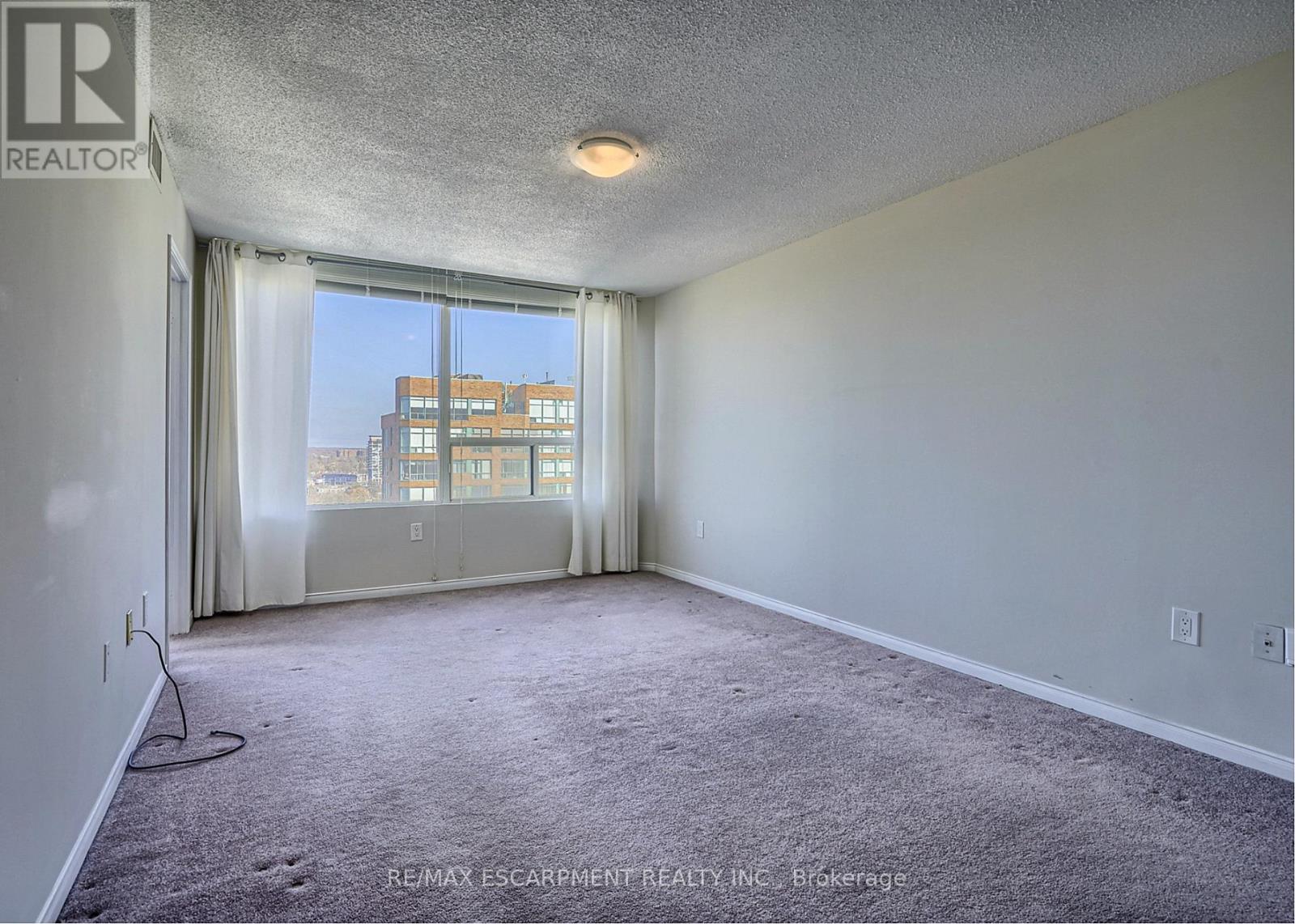 2009 - 1270 Maple Crossing Boulevard, Burlington, Ontario  L7S 2J3 - Photo 6 - W14030056