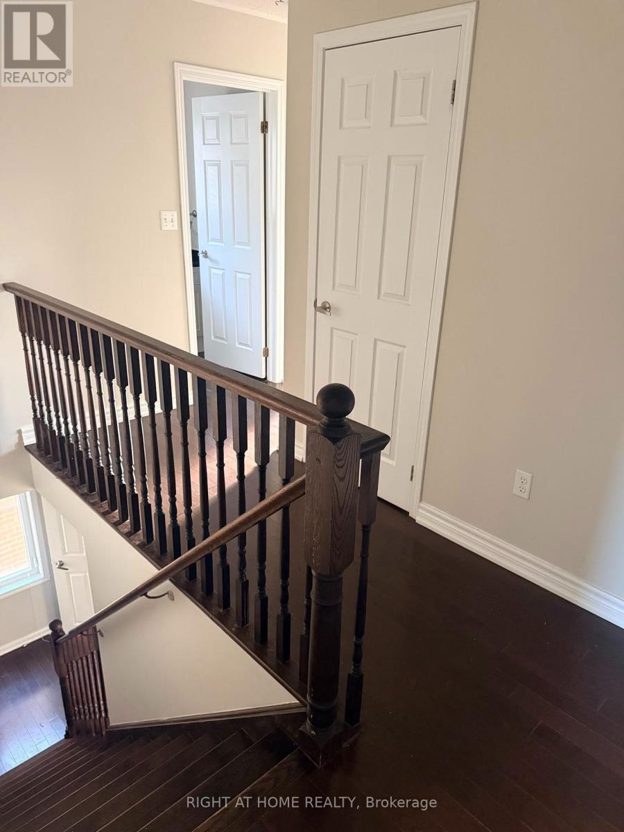 13 Lanternlight Lane, Brampton, Ontario  L7A 0T3 - Photo 16 - W14030060