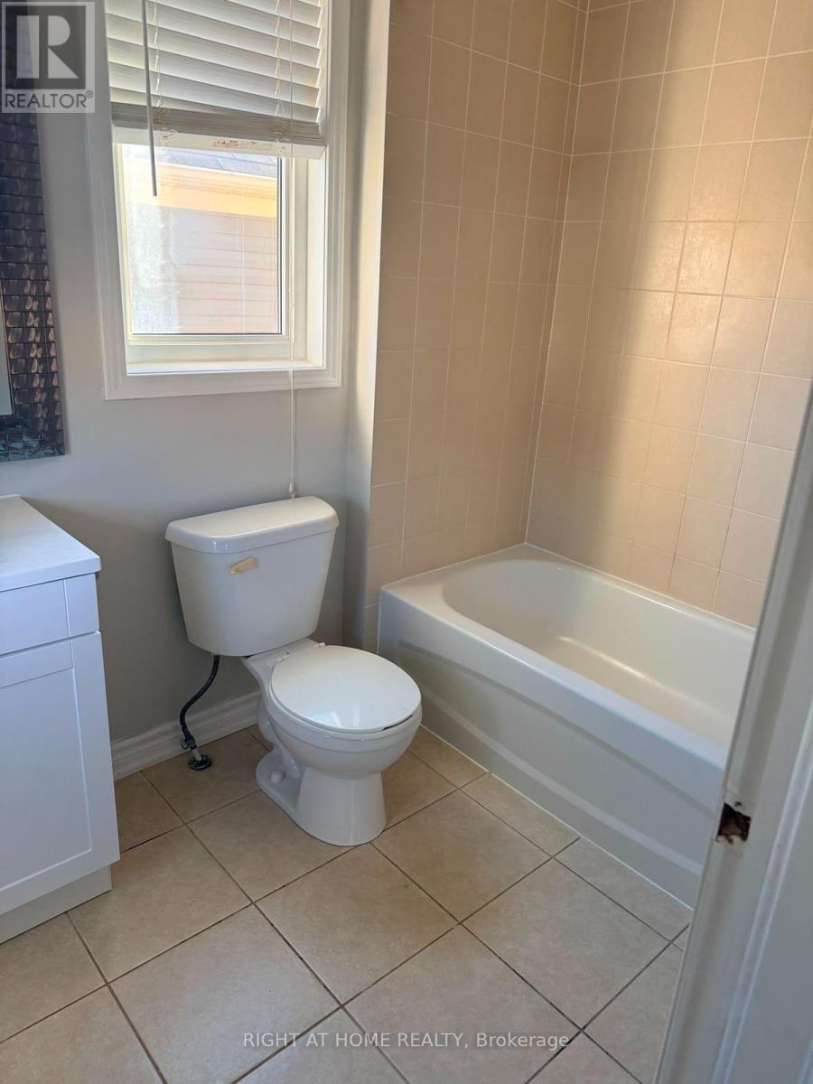 13 Lanternlight Lane, Brampton, Ontario  L7A 0T3 - Photo 25 - W14030060