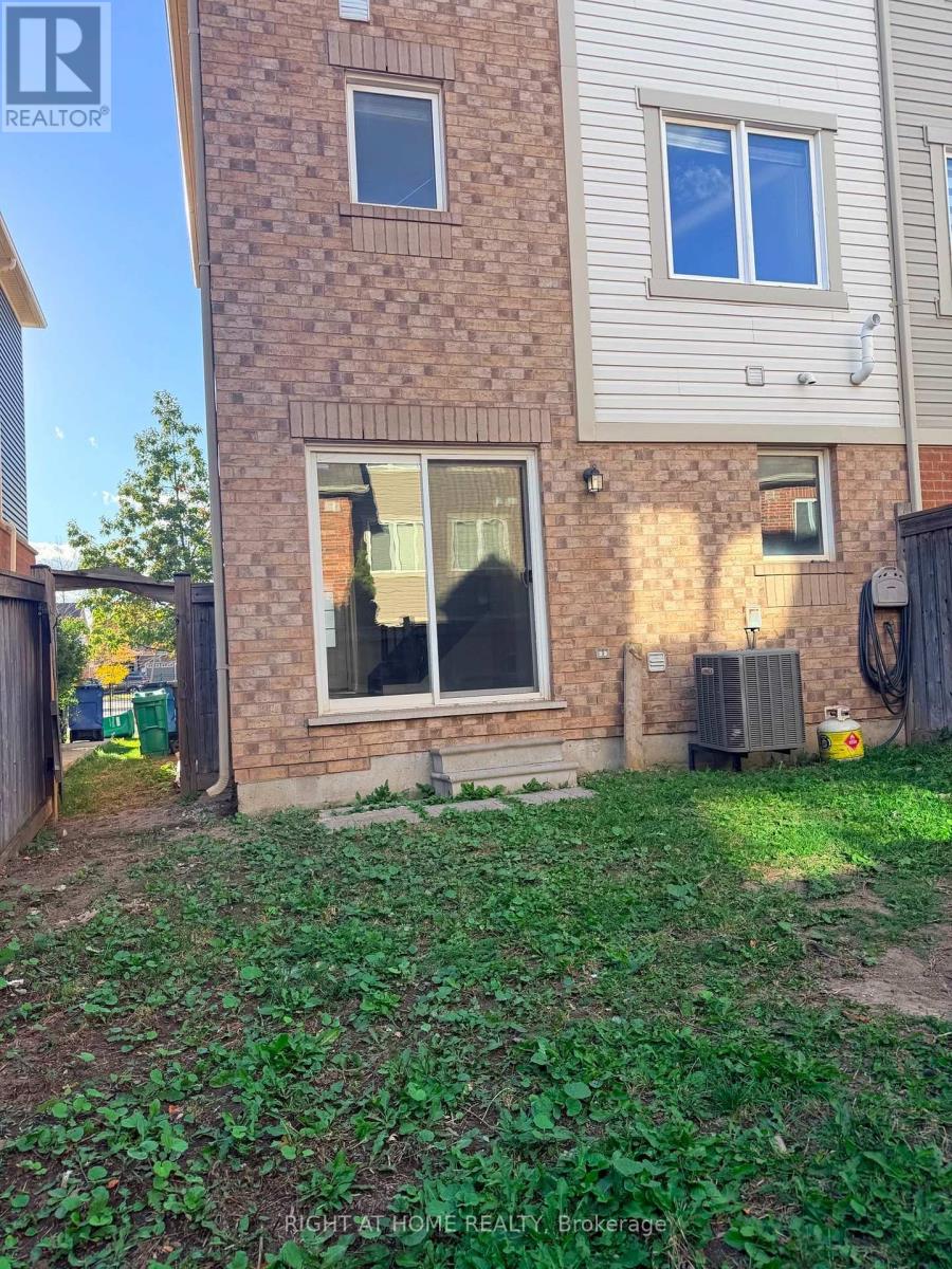 13 Lanternlight Lane, Brampton, Ontario  L7A 0T3 - Photo 33 - W14030060