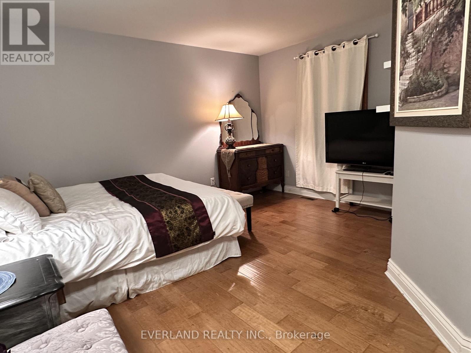 Ensuite 2 - 3369 St Paul Avenue, Niagara Falls, Ontario  L2J 2M3 - Photo 3 - X14030038