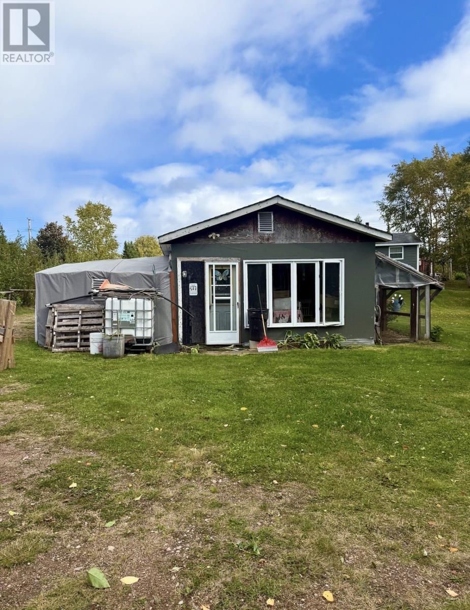 24 Farm Road, Howley — photo 8