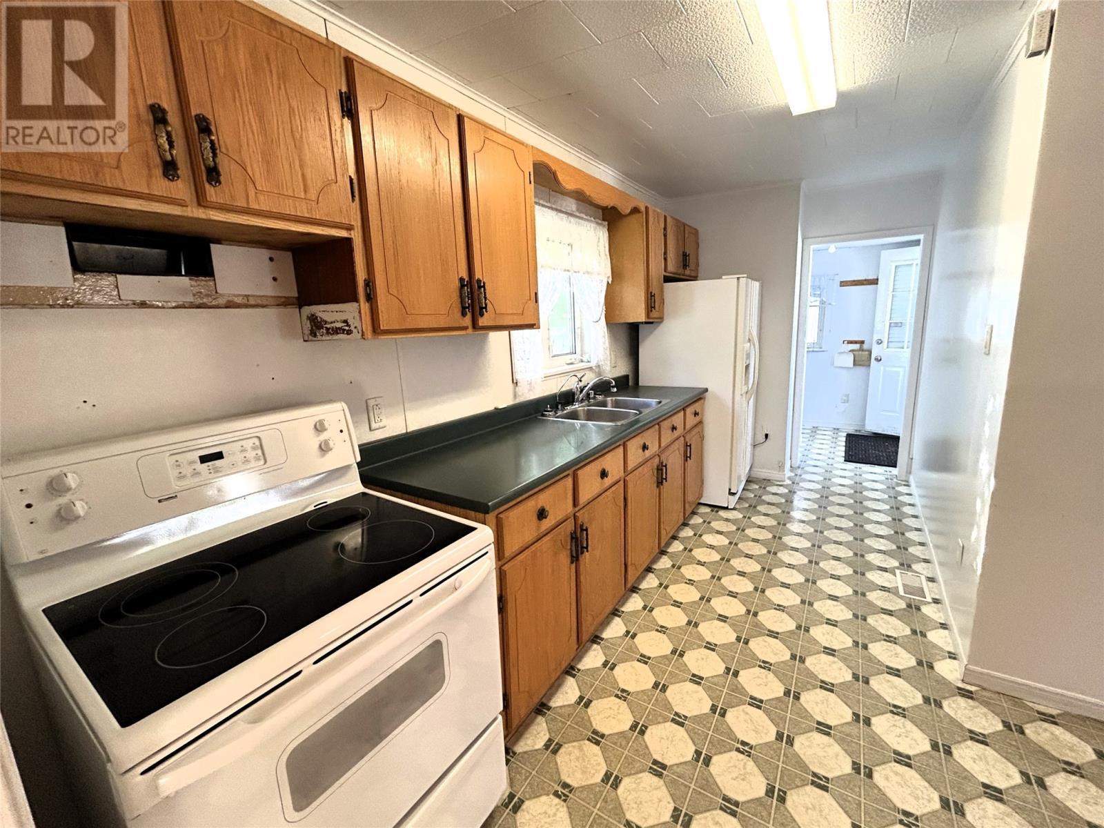 1 Stanley Place, Stephenville — photo 6
