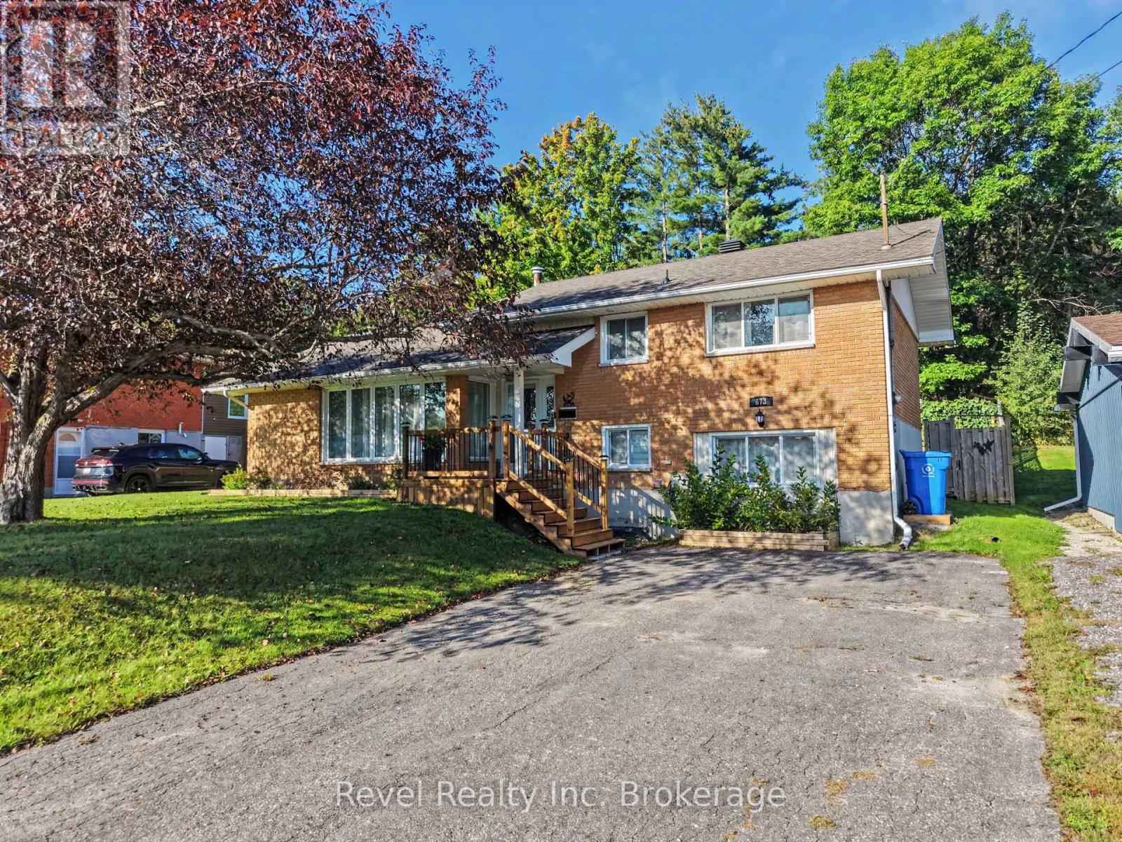 673 Laurentian Avenue, North Bay, Ontario  P1B 7T8 - Photo 2 - X14030182