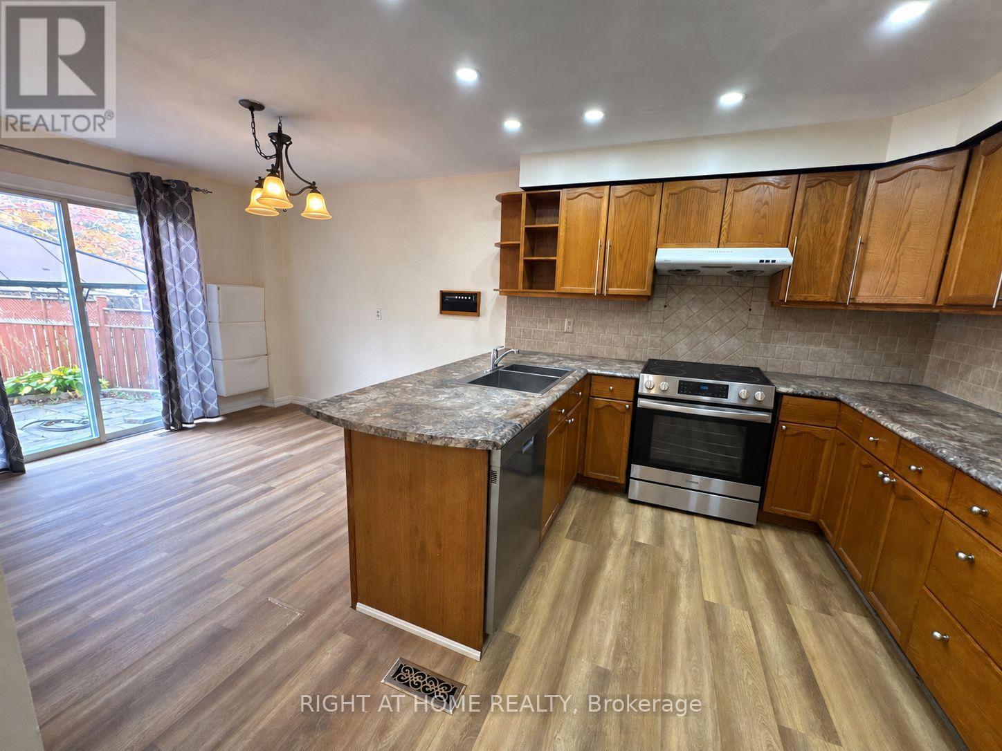 114 Browning Trail, Barrie (Letitia Heights), Ontario  L4N 6R3 - Photo 10 - S14030130