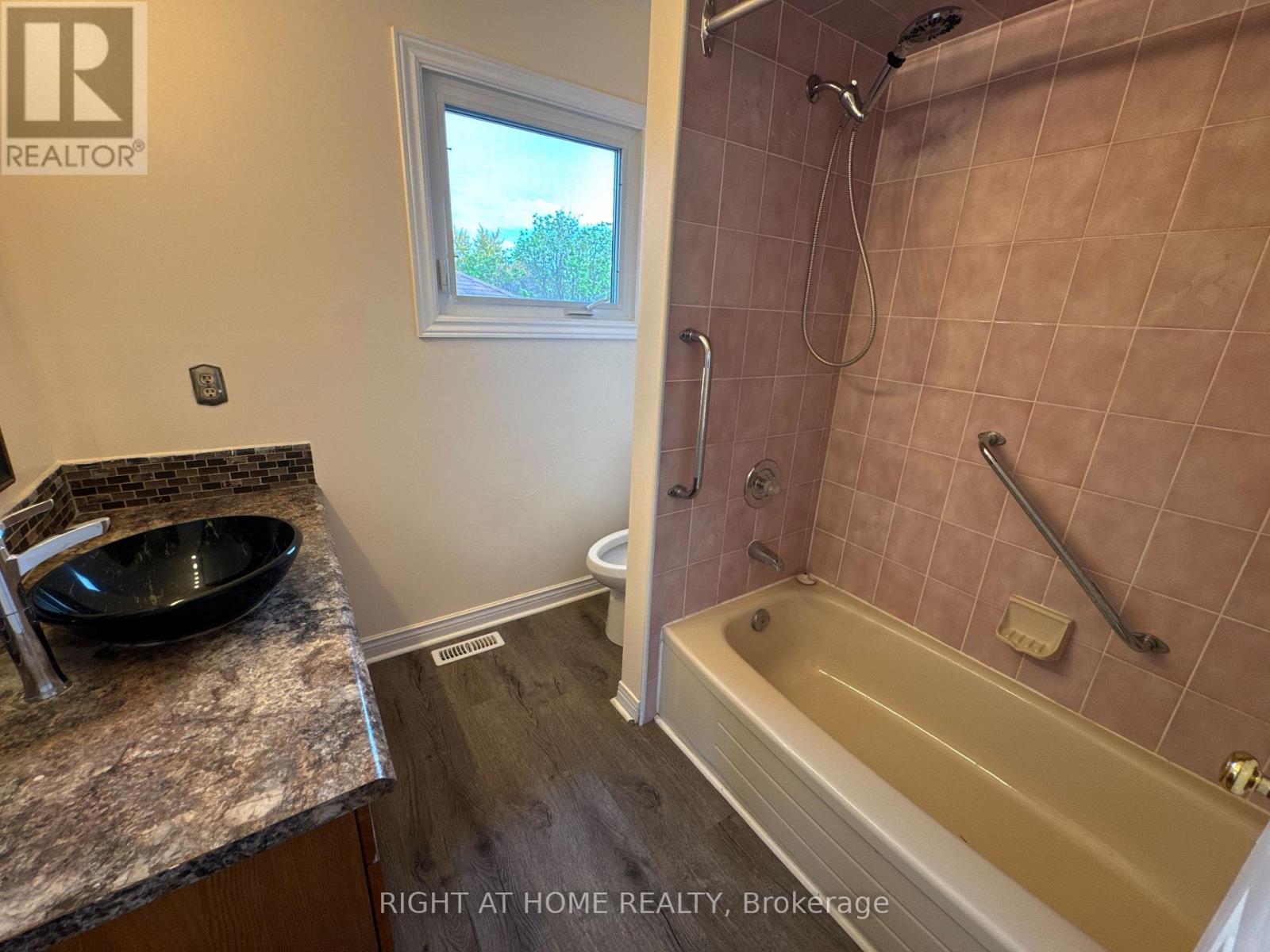 114 Browning Trail, Barrie (Letitia Heights), Ontario  L4N 6R3 - Photo 15 - S14030130