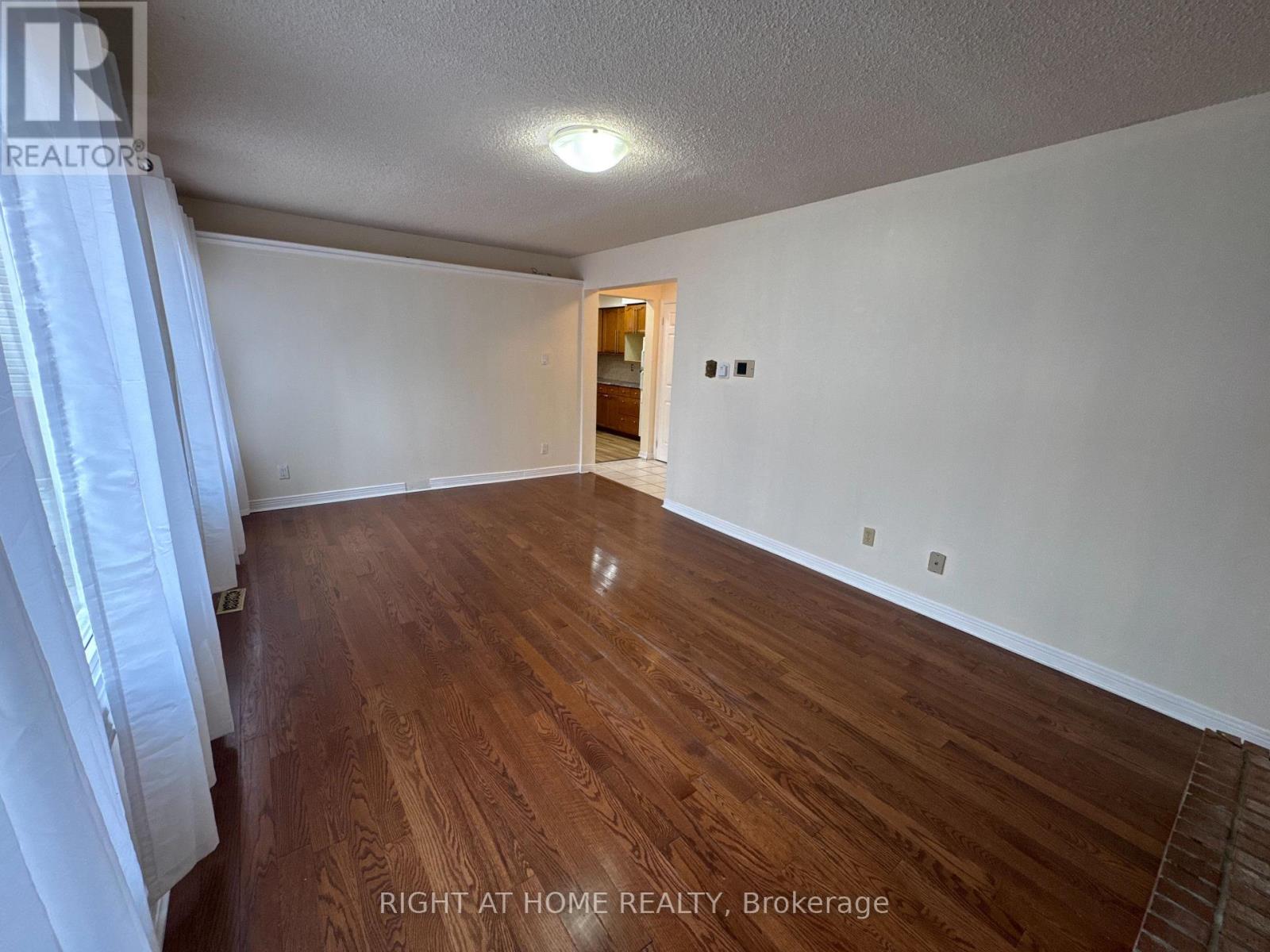 114 Browning Trail, Barrie (Letitia Heights), Ontario  L4N 6R3 - Photo 5 - S14030130
