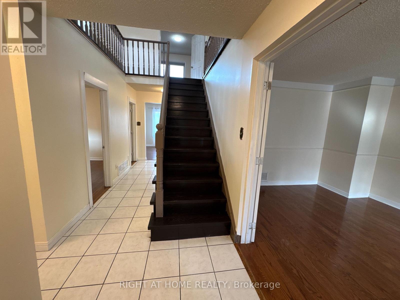 114 Browning Trail, Barrie (Letitia Heights), Ontario  L4N 6R3 - Photo 6 - S14030130