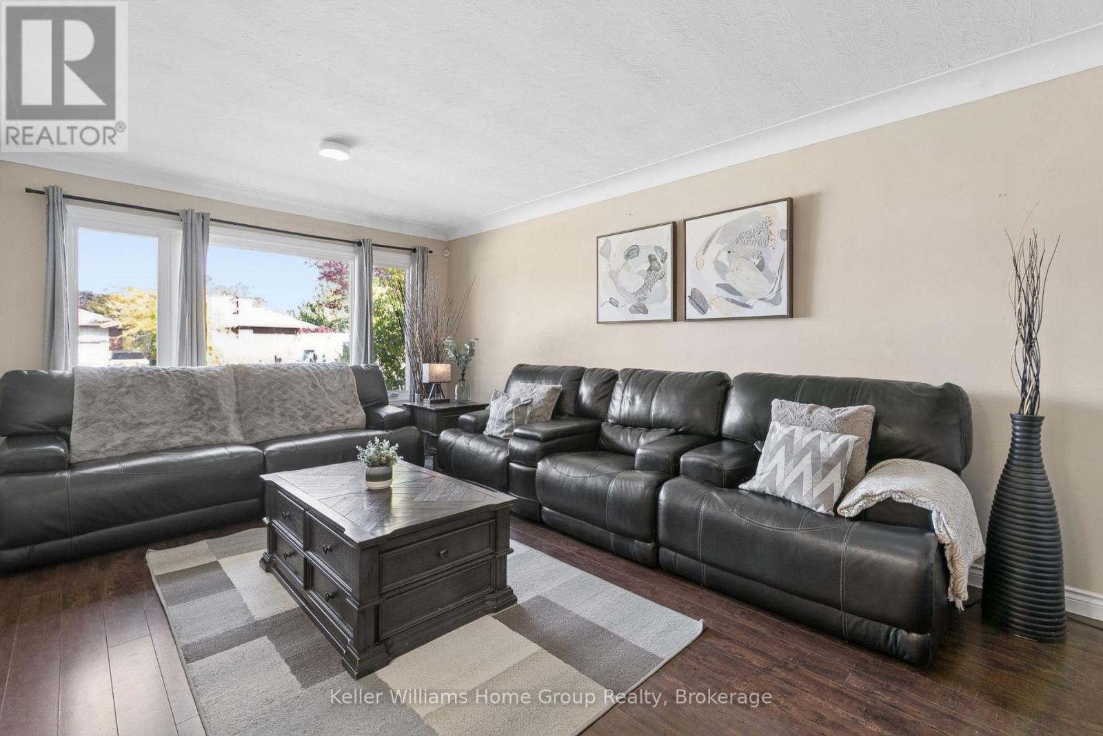 61 Fairlawn Road, Kitchener, Ontario  N2C 1X8 - Photo 3 - X14030194