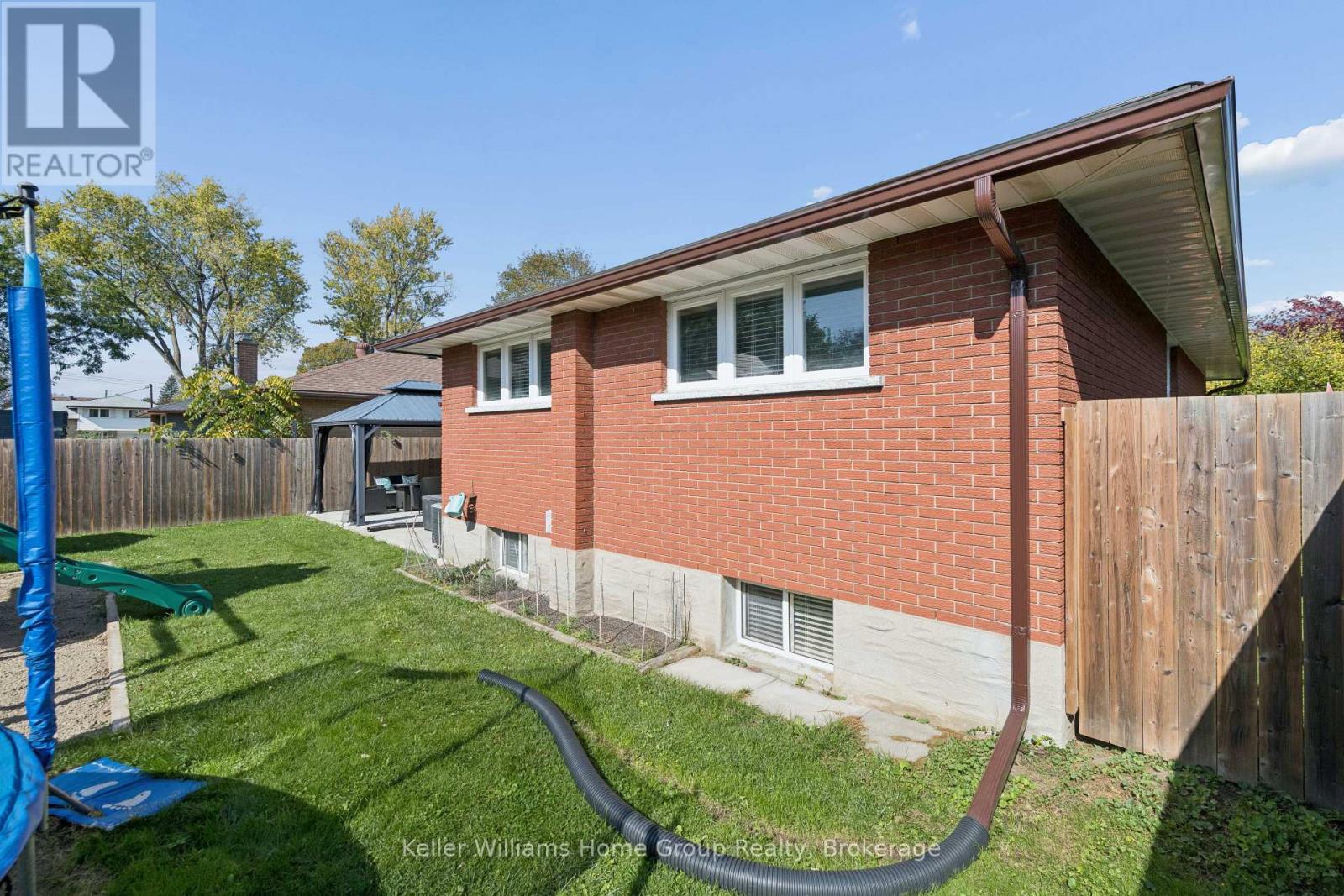 61 Fairlawn Road, Kitchener, Ontario  N2C 1X8 - Photo 35 - X14030194