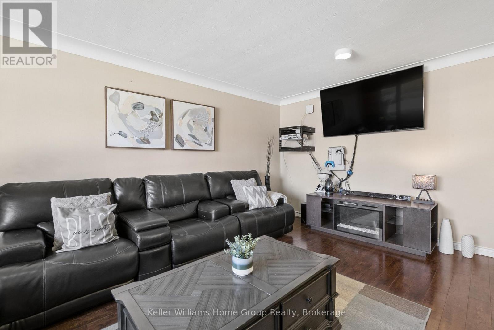 61 Fairlawn Road, Kitchener, Ontario  N2C 1X8 - Photo 5 - X14030194