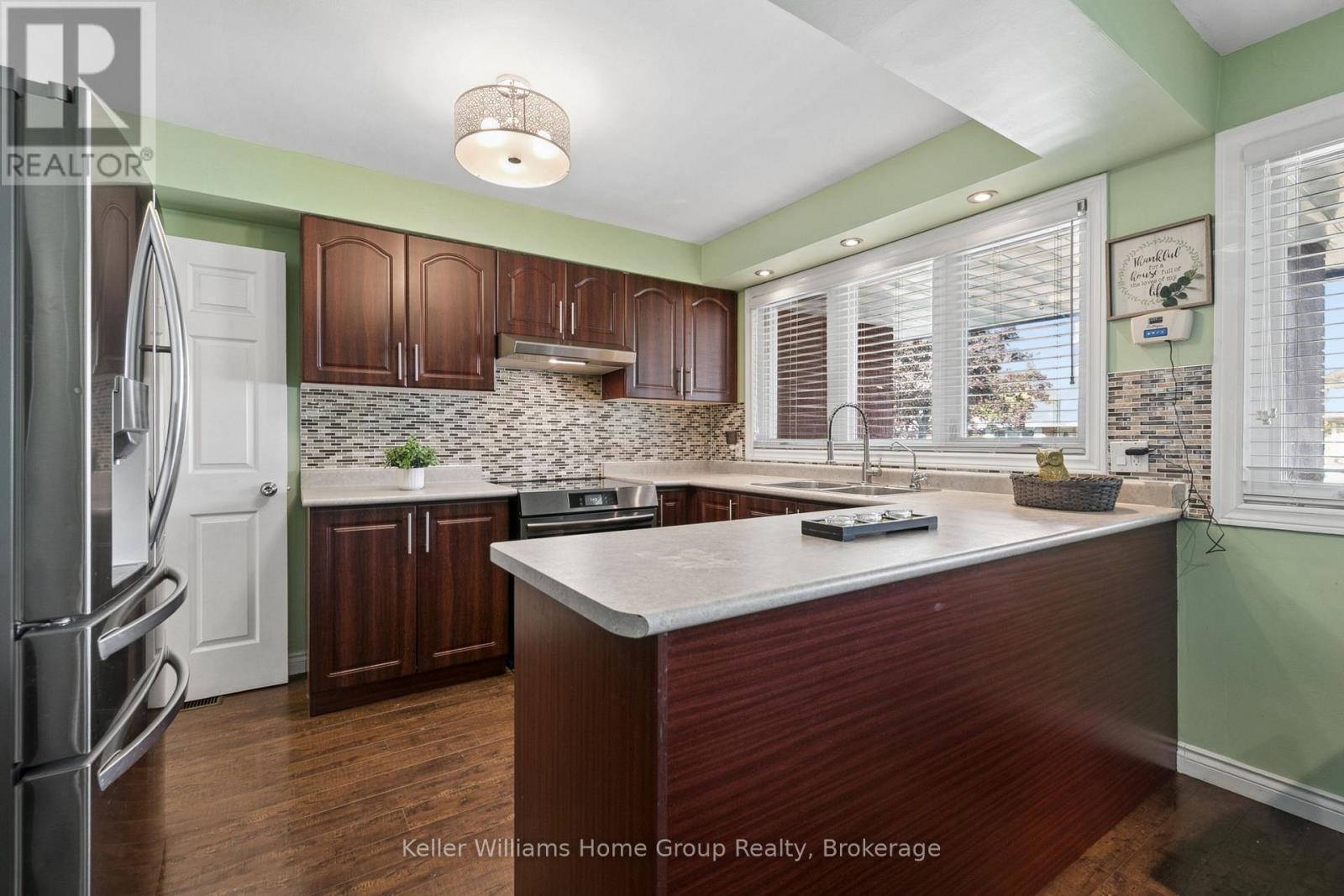 61 Fairlawn Road, Kitchener, Ontario  N2C 1X8 - Photo 9 - X14030194