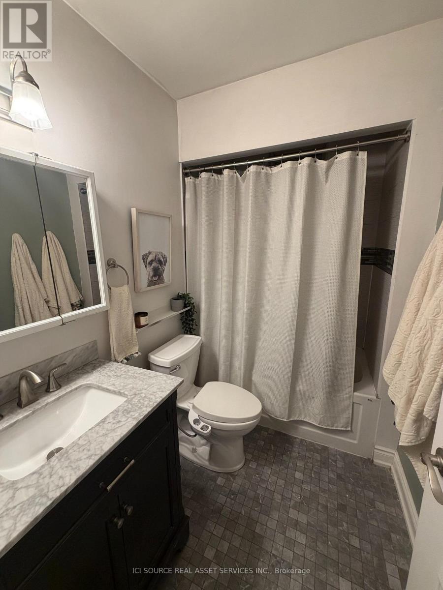 1 (2nd Floor) - 399 Roncesvalles Avenue, Toronto, Ontario  M6R 2N1 - Photo 9 - W14030146