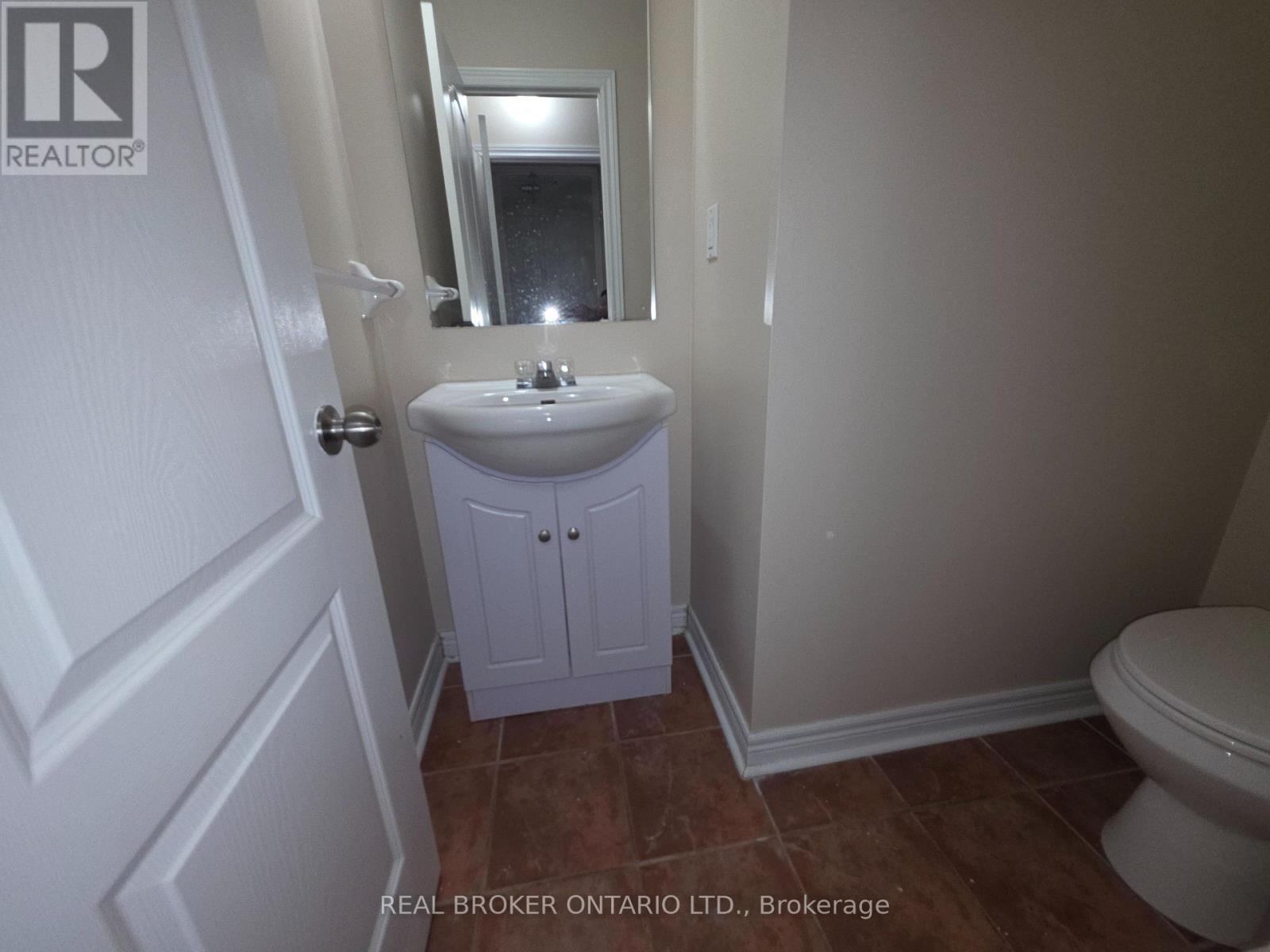 922 Ledbury Crescent, Mississauga, Ontario  L5V 2P8 - Photo 10 - W14030178