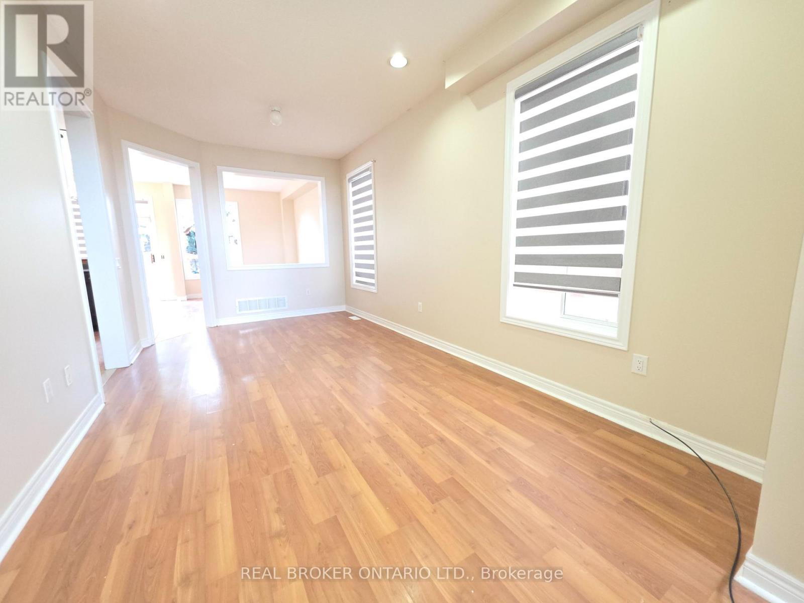 922 Ledbury Crescent, Mississauga, Ontario  L5V 2P8 - Photo 2 - W14030178