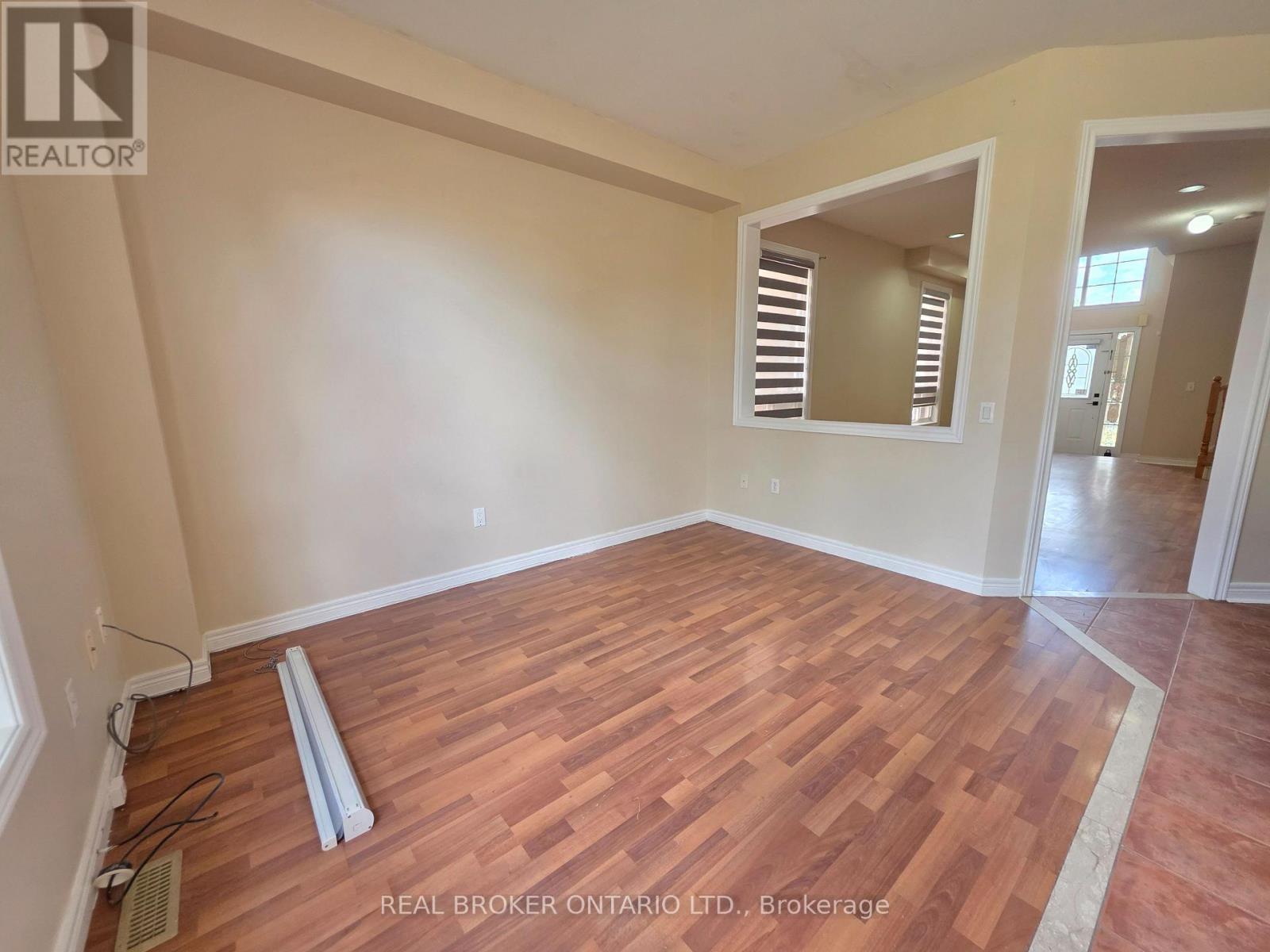 922 Ledbury Crescent, Mississauga, Ontario  L5V 2P8 - Photo 9 - W14030178